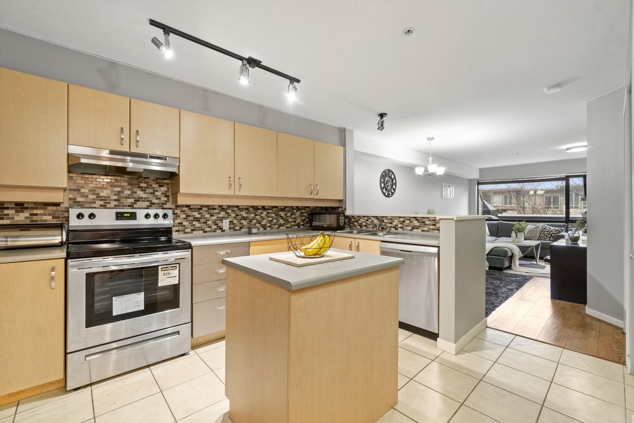 208 - 10866 City Parkway, Surrey, V3T 5W9 — photo 5