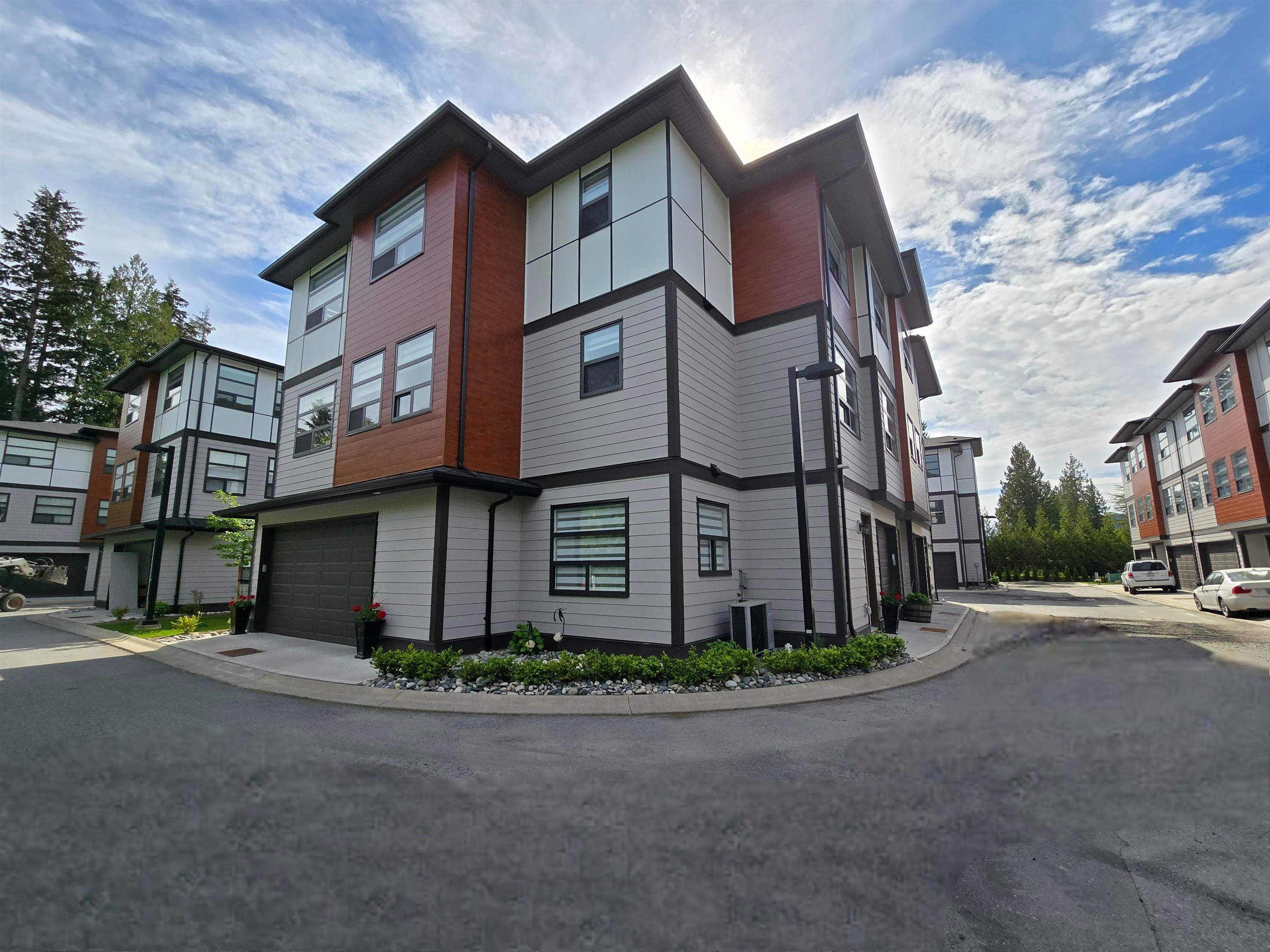 27 - 32970 Tunbridge Avenue, Mission, V2V 0K9 — photo 2