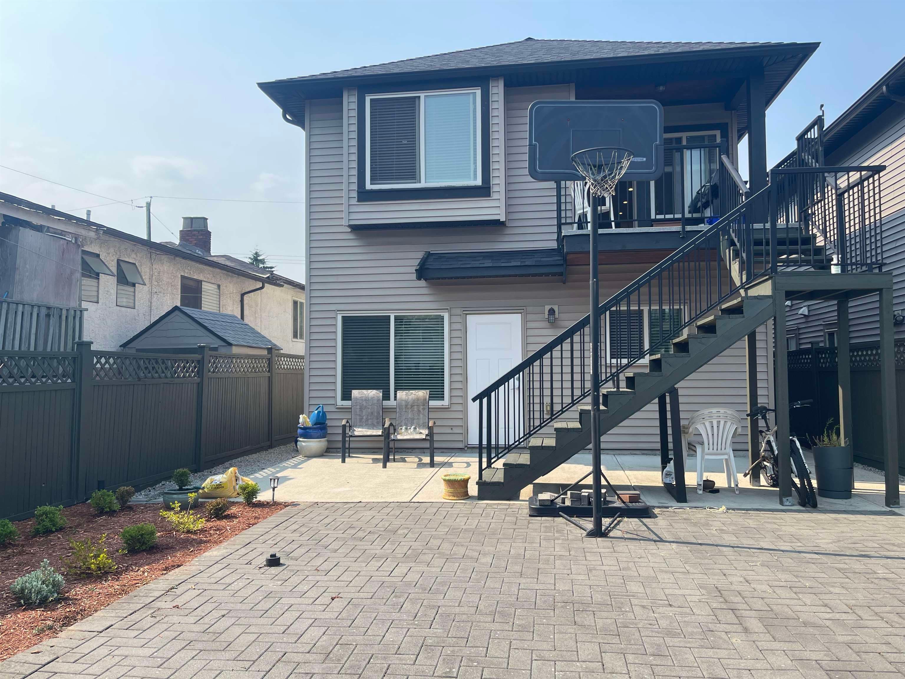 7348 11th Avenue, Burnaby, V3N 2N1 — photo 2