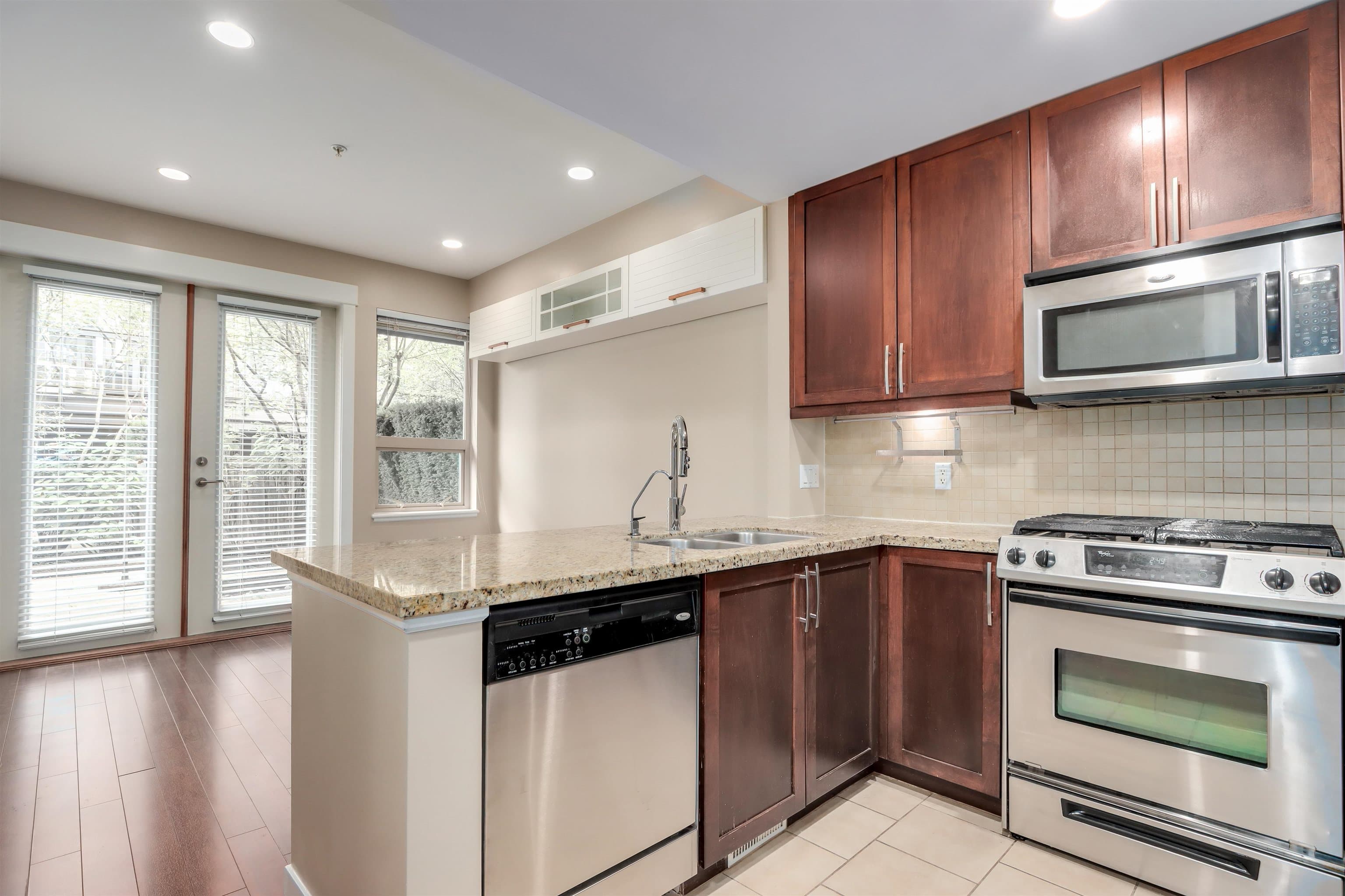 319 E 15 Street, North Vancouver