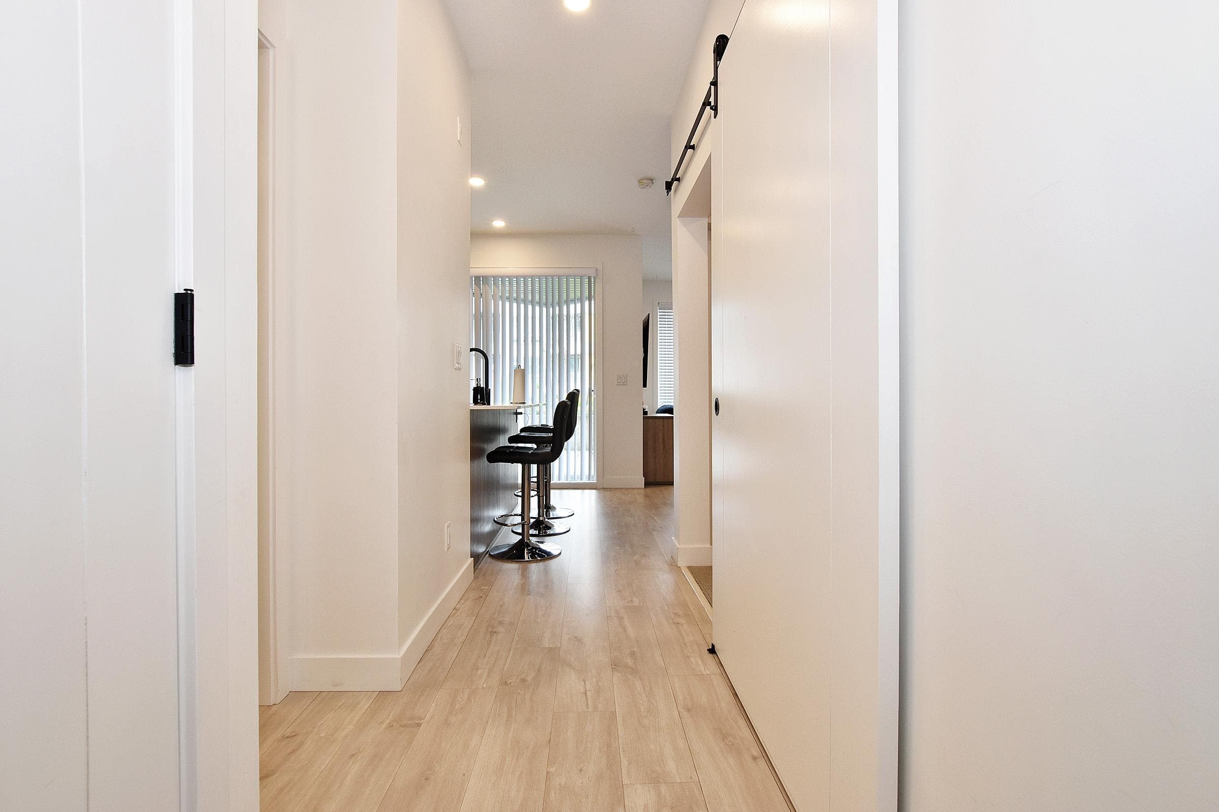 202 - 32828 Landeau Place, Abbotsford, V2S 0M4 — photo 5