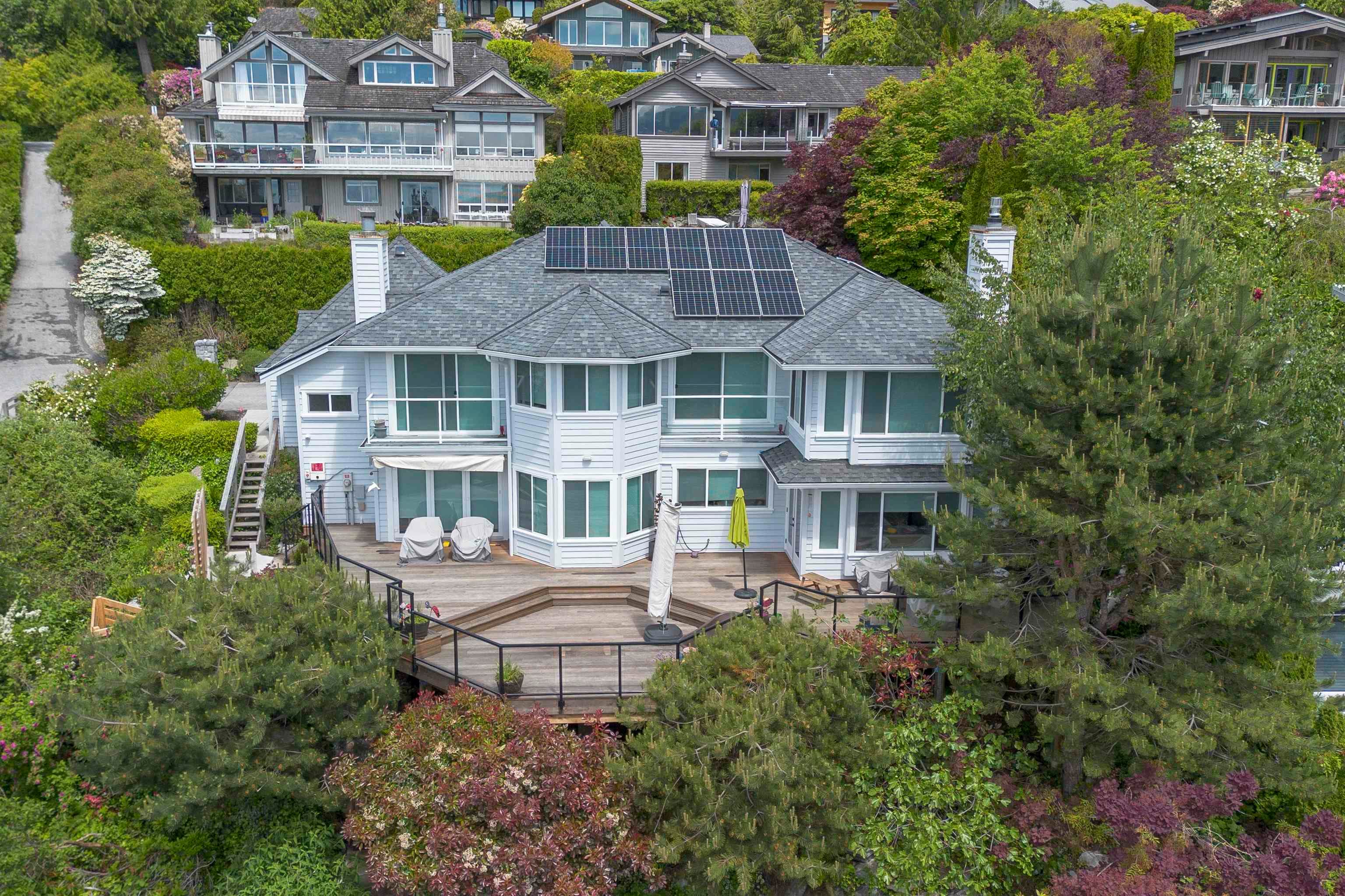 42 Sweetwater Place, Lions Bay, V0N 2E0 — photo 1