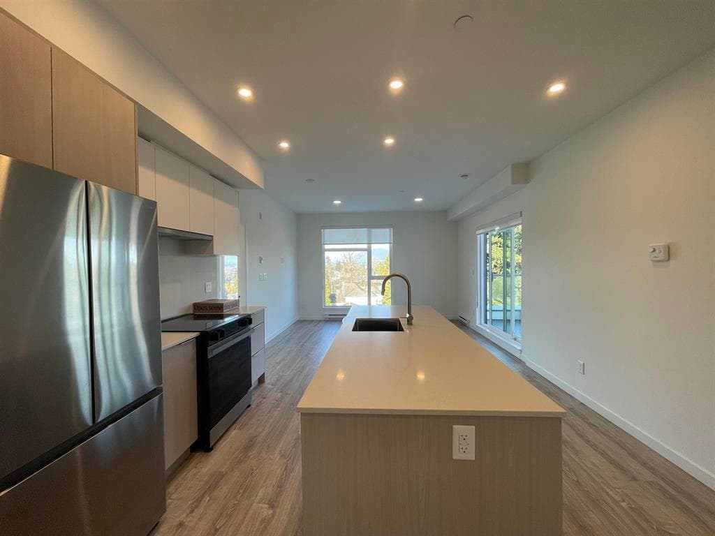 502 - 10828 139a Street, Surrey, V3R 0H3 — photo 2