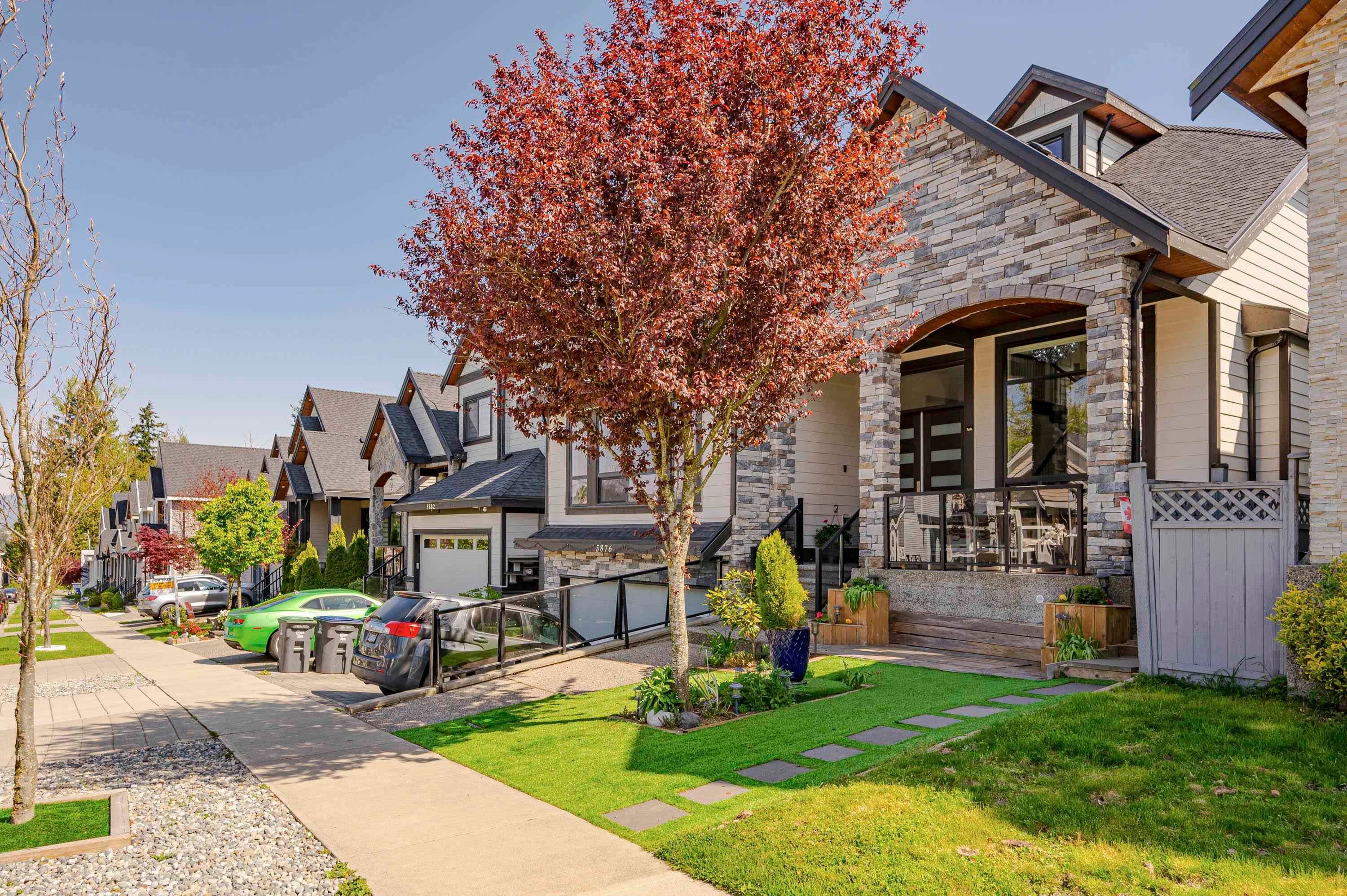 5876 139a Street, Surrey, V3X 0G7 — photo 2