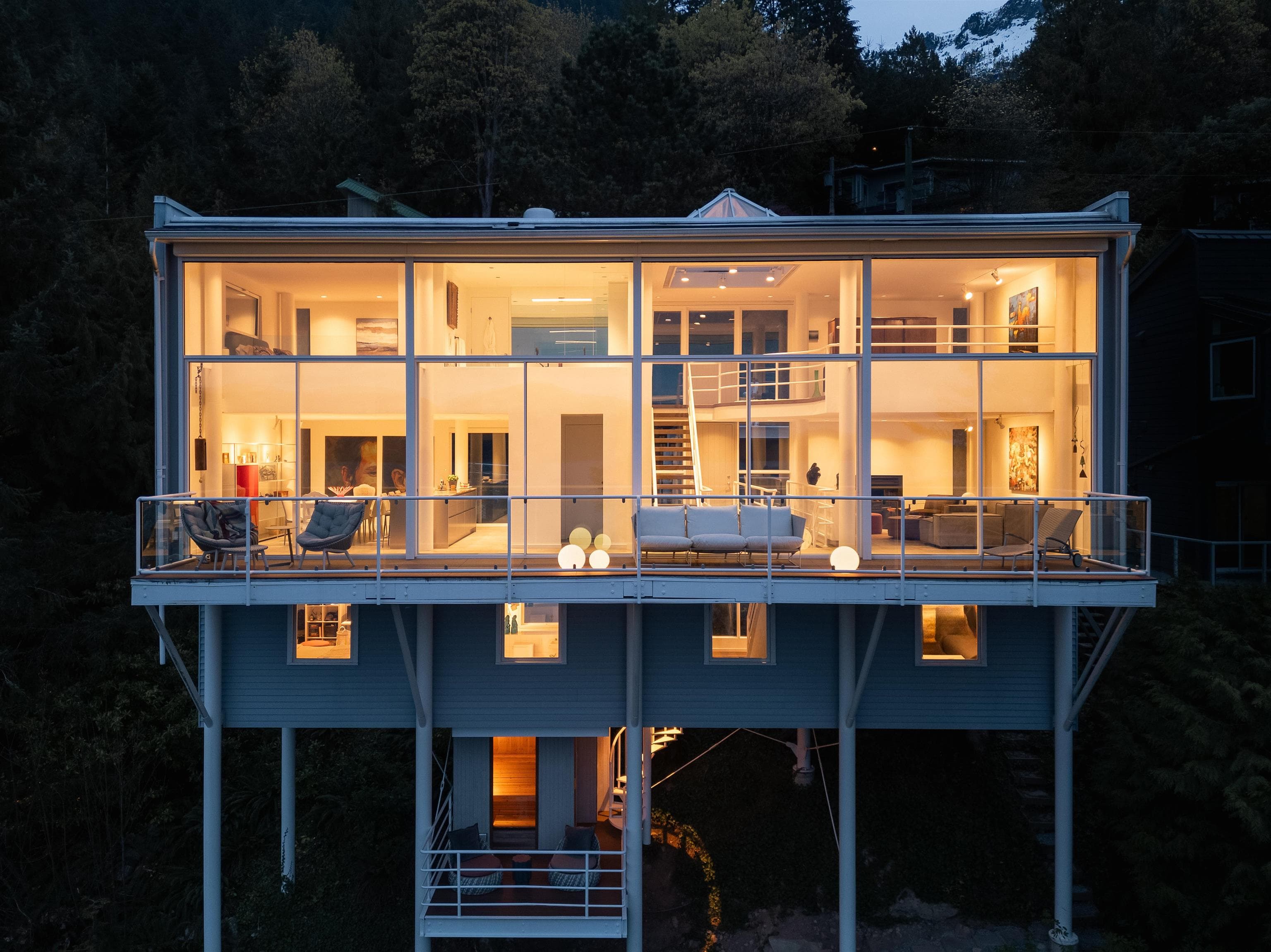 90 Isleview Place, West Vancouver