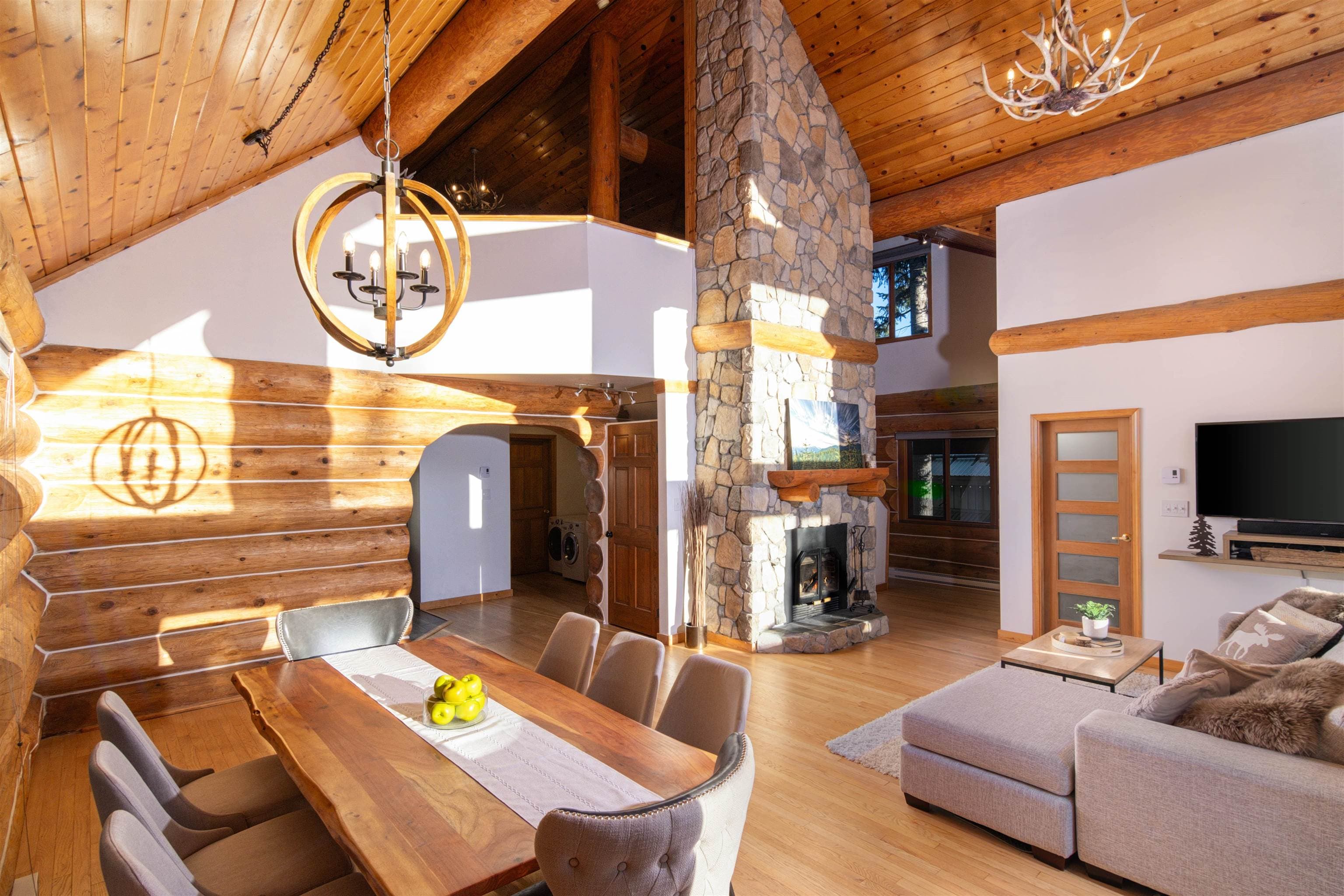6252 Bishop Way, Whistler, V8E 0C6 — photo 4