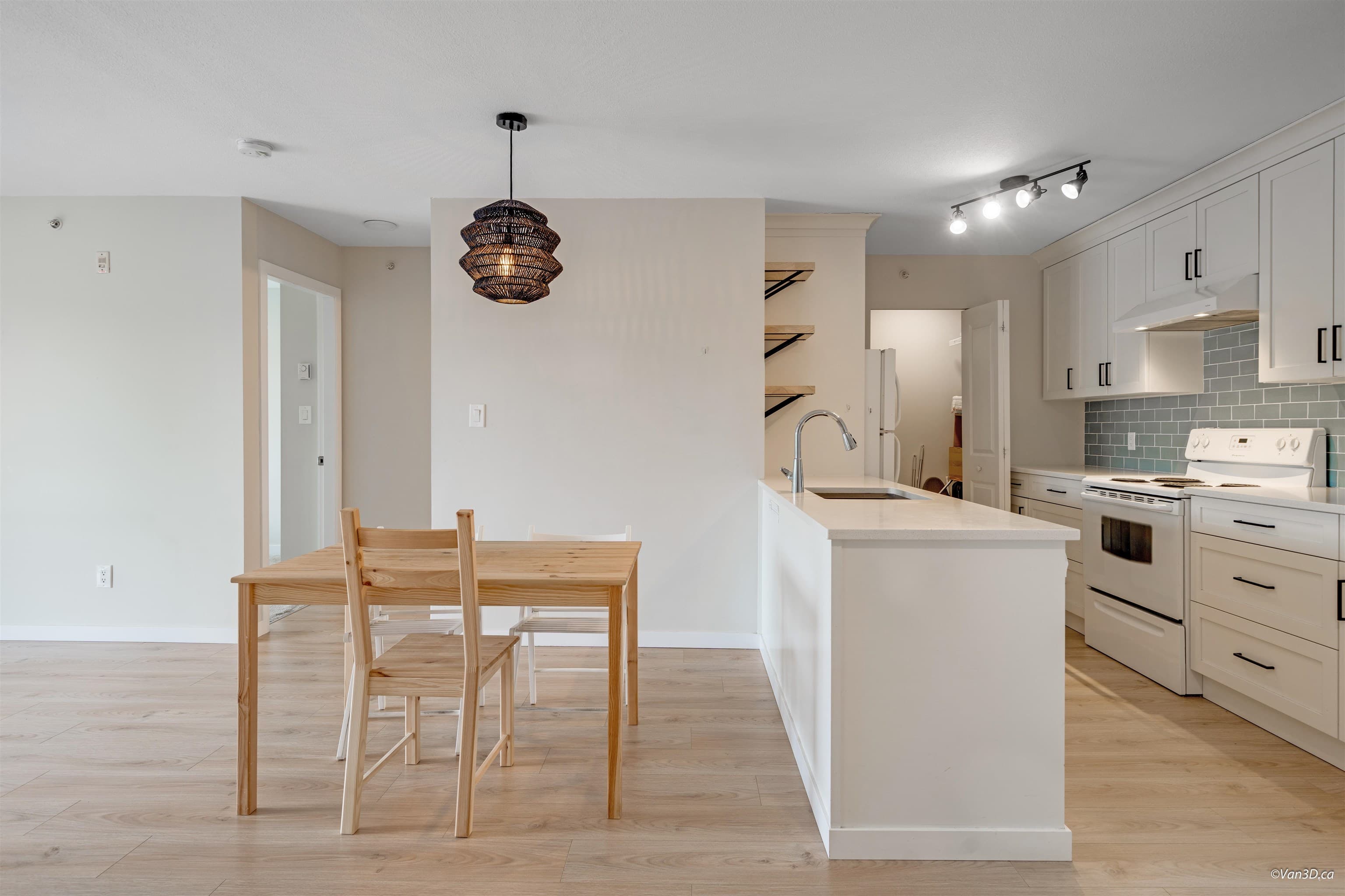 409 - 33960 Old Yale Road, Abbotsford, V2S 2J9 — photo 3