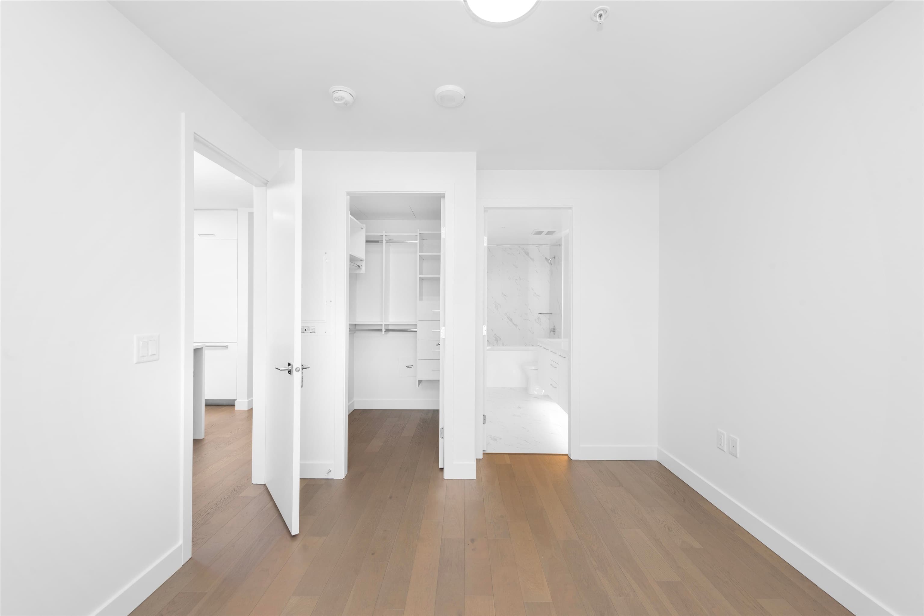 1501 - 1588 Johnston Road, White Rock, V4B 0C5 — photo 5