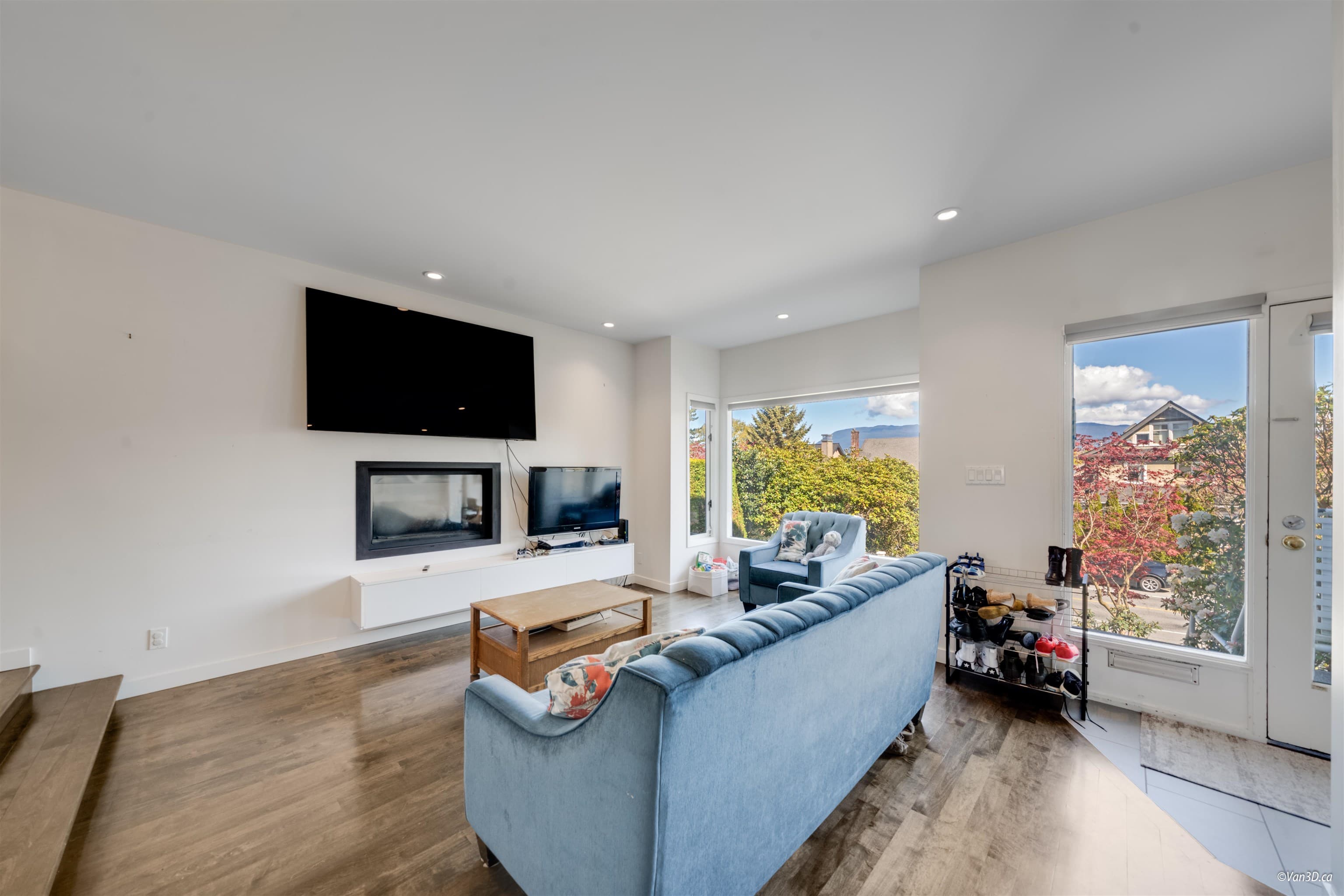 2530 Cornwall Avenue, Vancouver, V6K 1C2 — photo 2