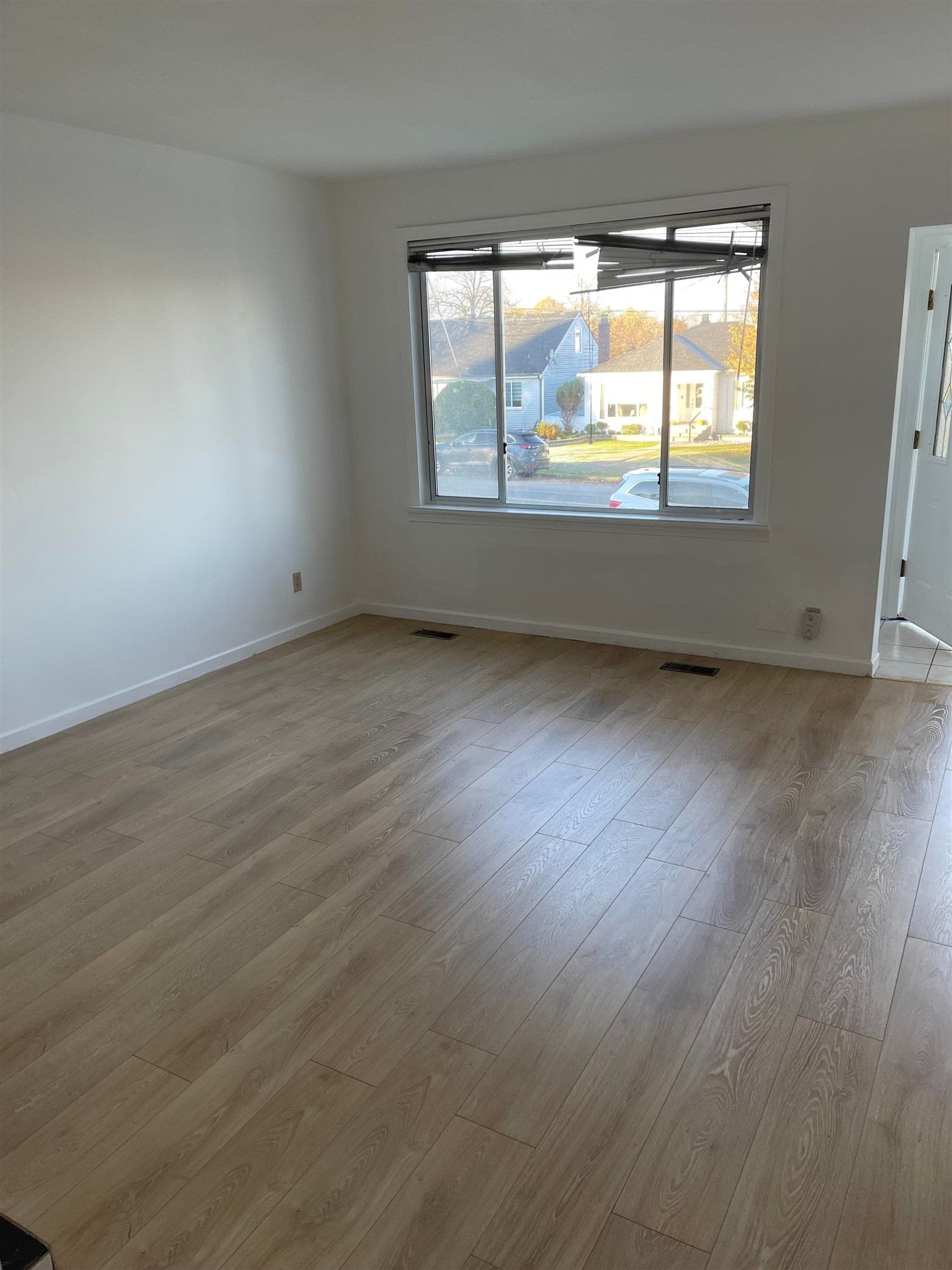4060 Slocan Street, Vancouver, V5R 1Y8 — photo 3
