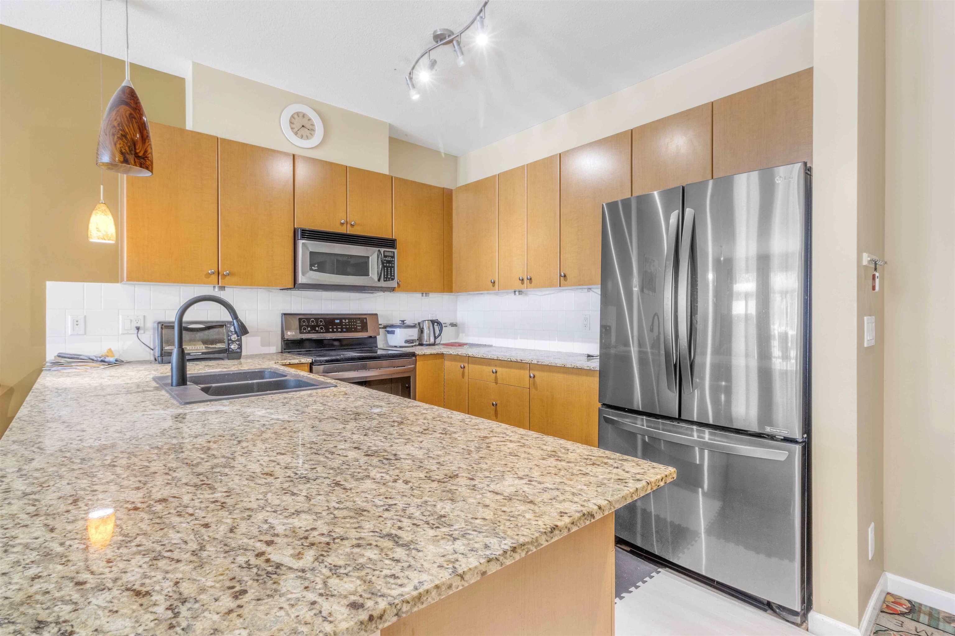 107 - 10180 153 Street, Surrey, V3R 0B5 — photo 1