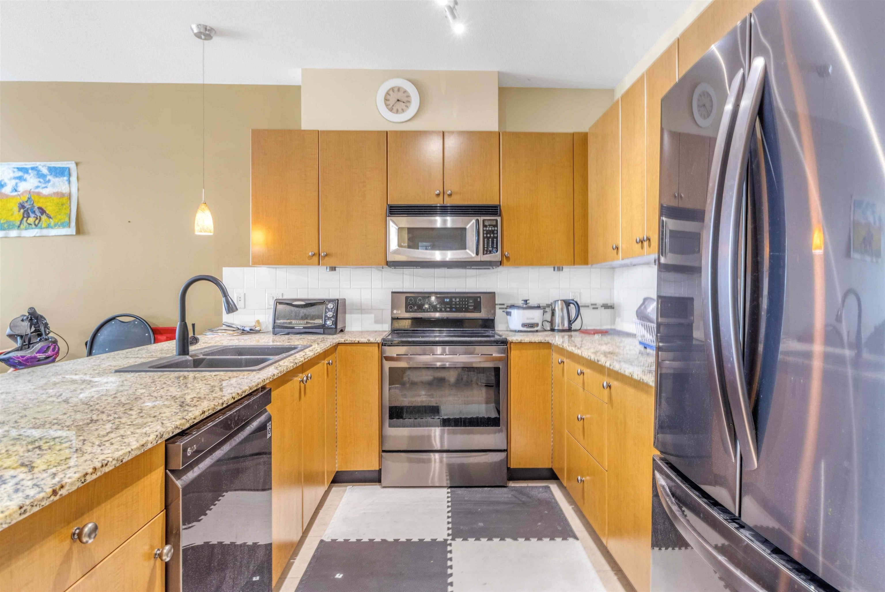 107 - 10180 153 Street, Surrey, V3R 0B5 — photo 4