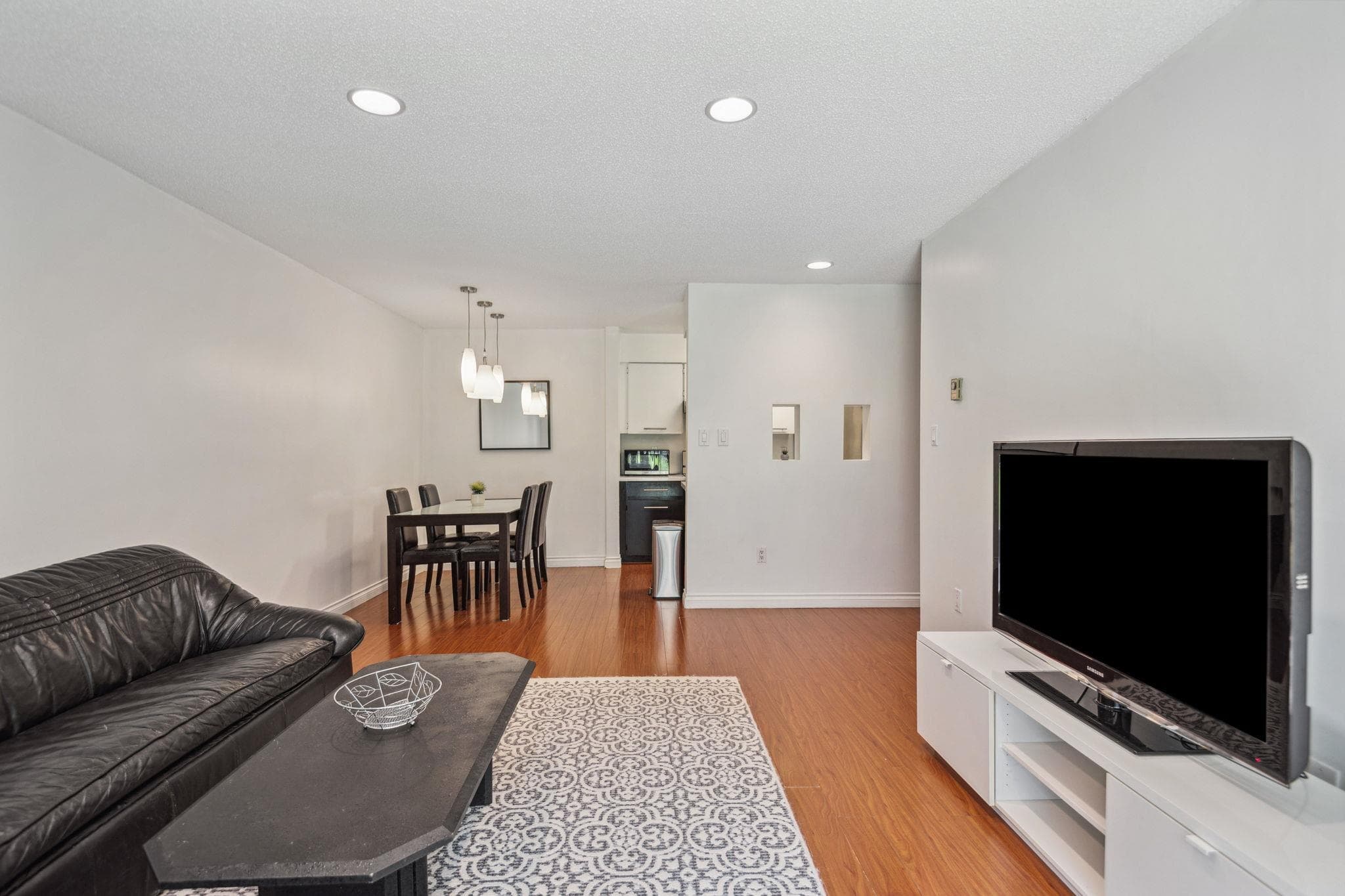 101 - 9857 Manchester Drive, Burnaby, V3N 4P5 — photo 5