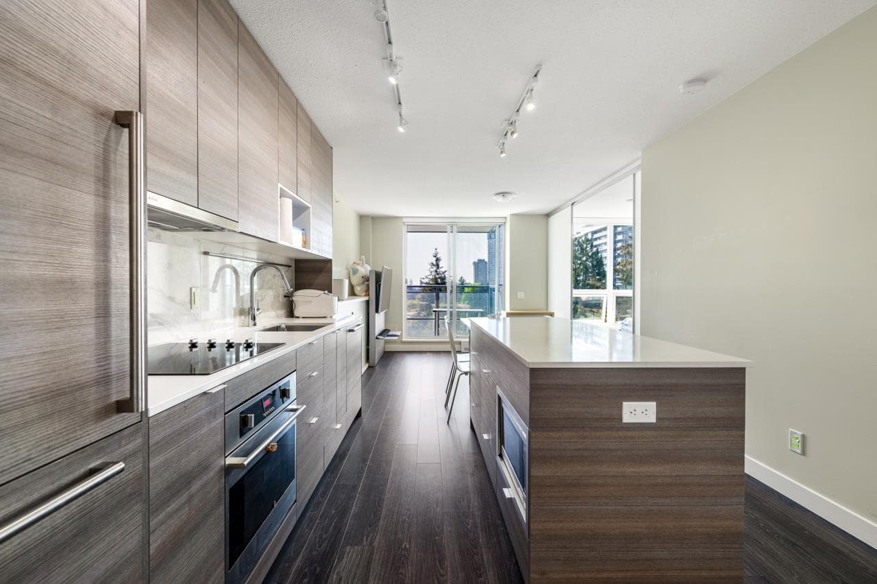 902 - 13398 104 Avenue, Surrey, V3T 1V6 — photo 2