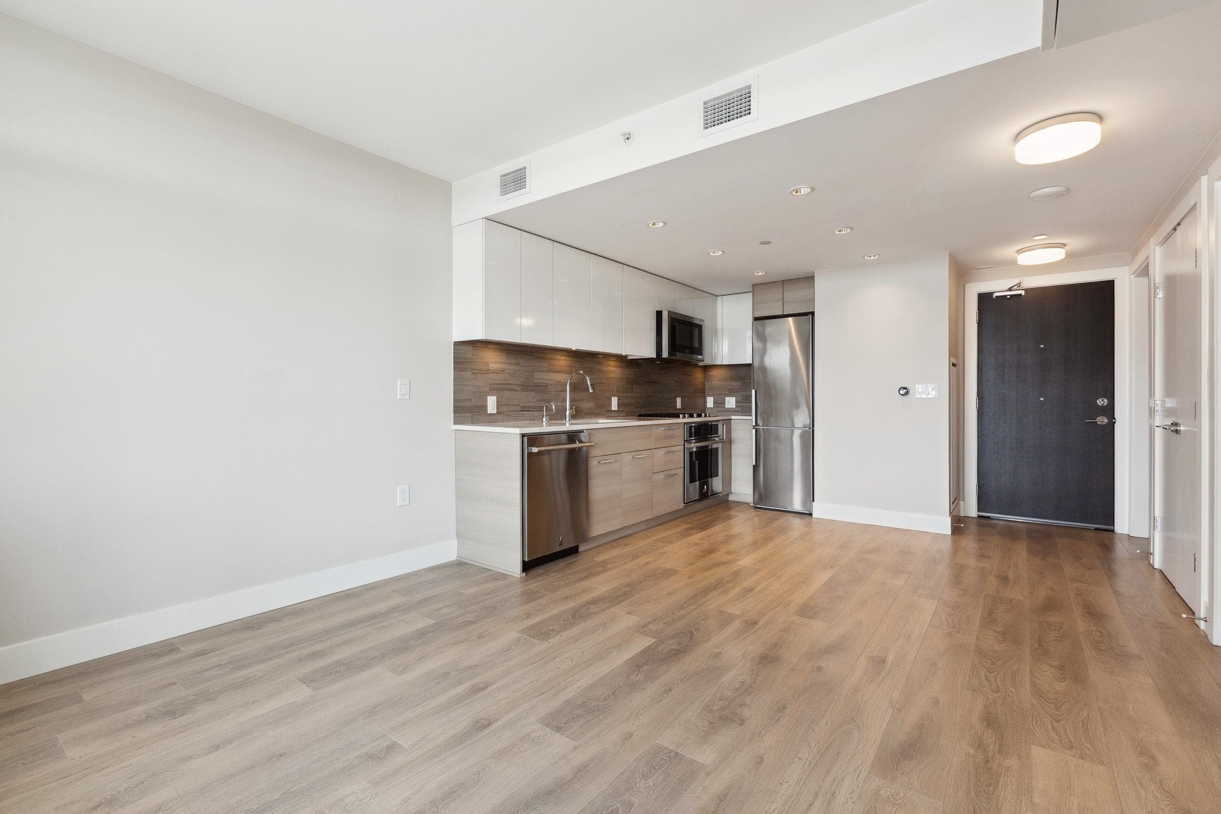 1104 - 8533 River District Crossing, Vancouver, V5S 0H2 — photo 2