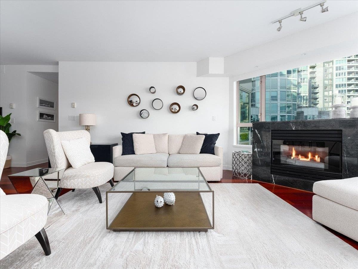 302 - 1600 Hornby Street, Vancouver, V6Z 2S4 — photo 1