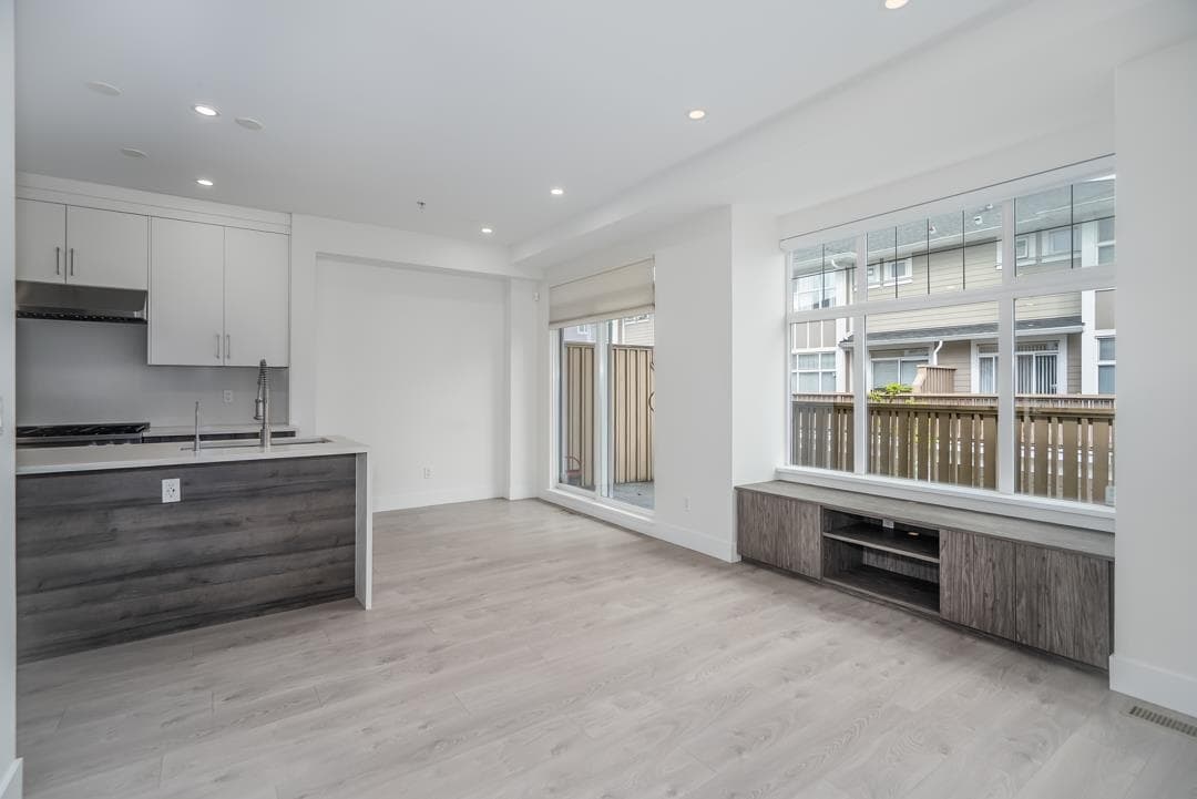 961 W 59th Avenue, Vancouver, V6P 1X8 — photo 2