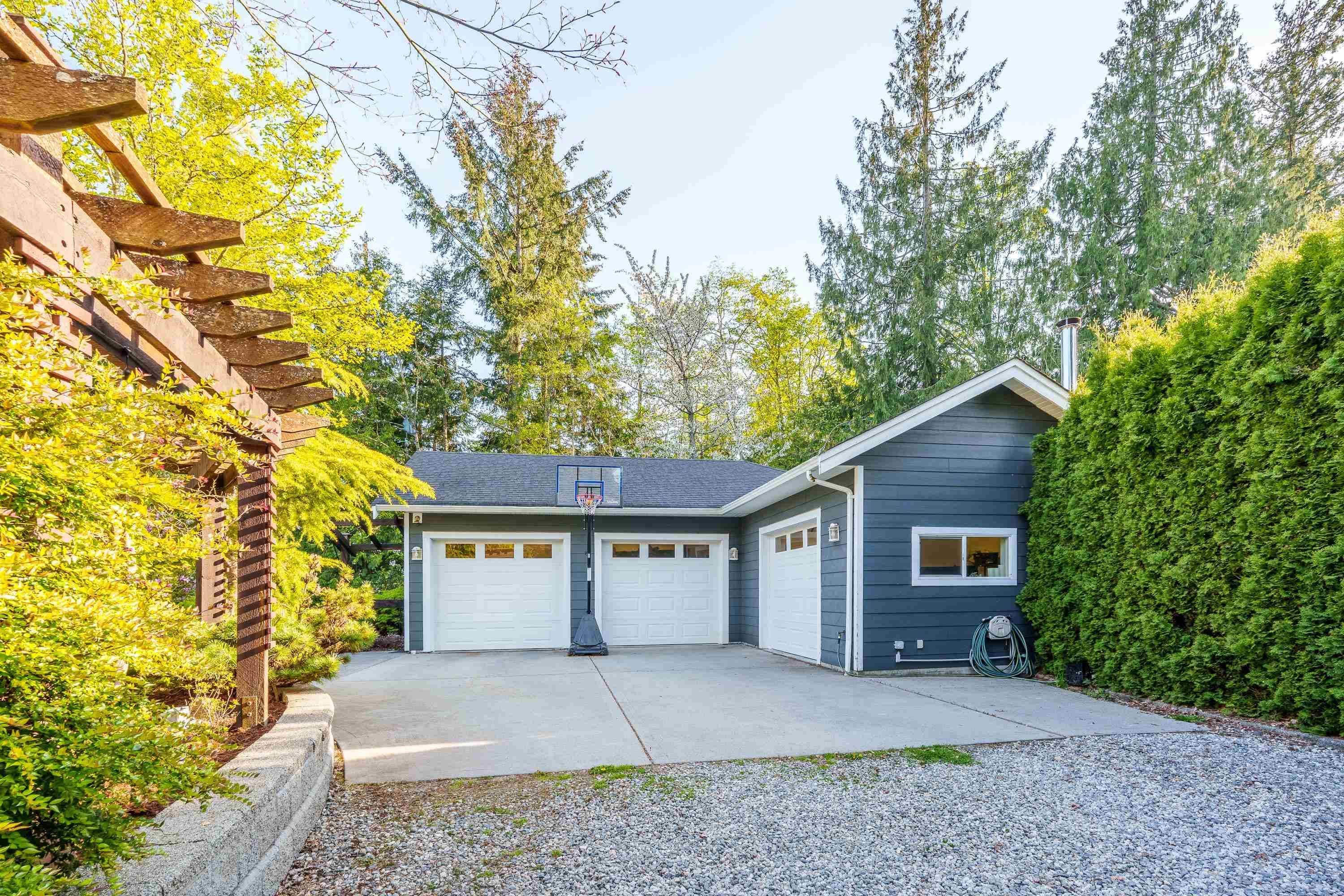 6323 Oracle Road, Sechelt