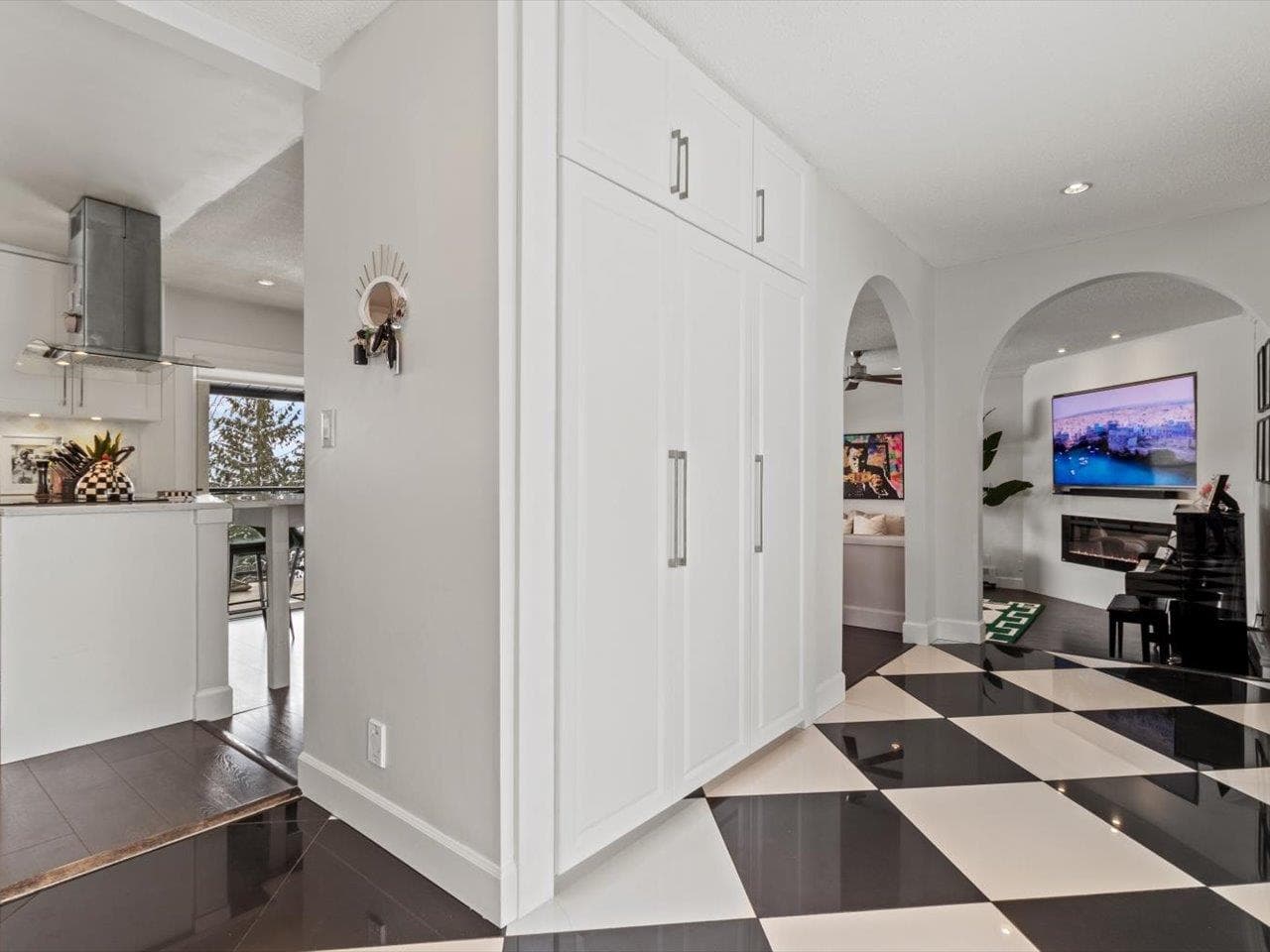 1001 Palmdale Street, Coquitlam, V3C 3R3 — photo 4