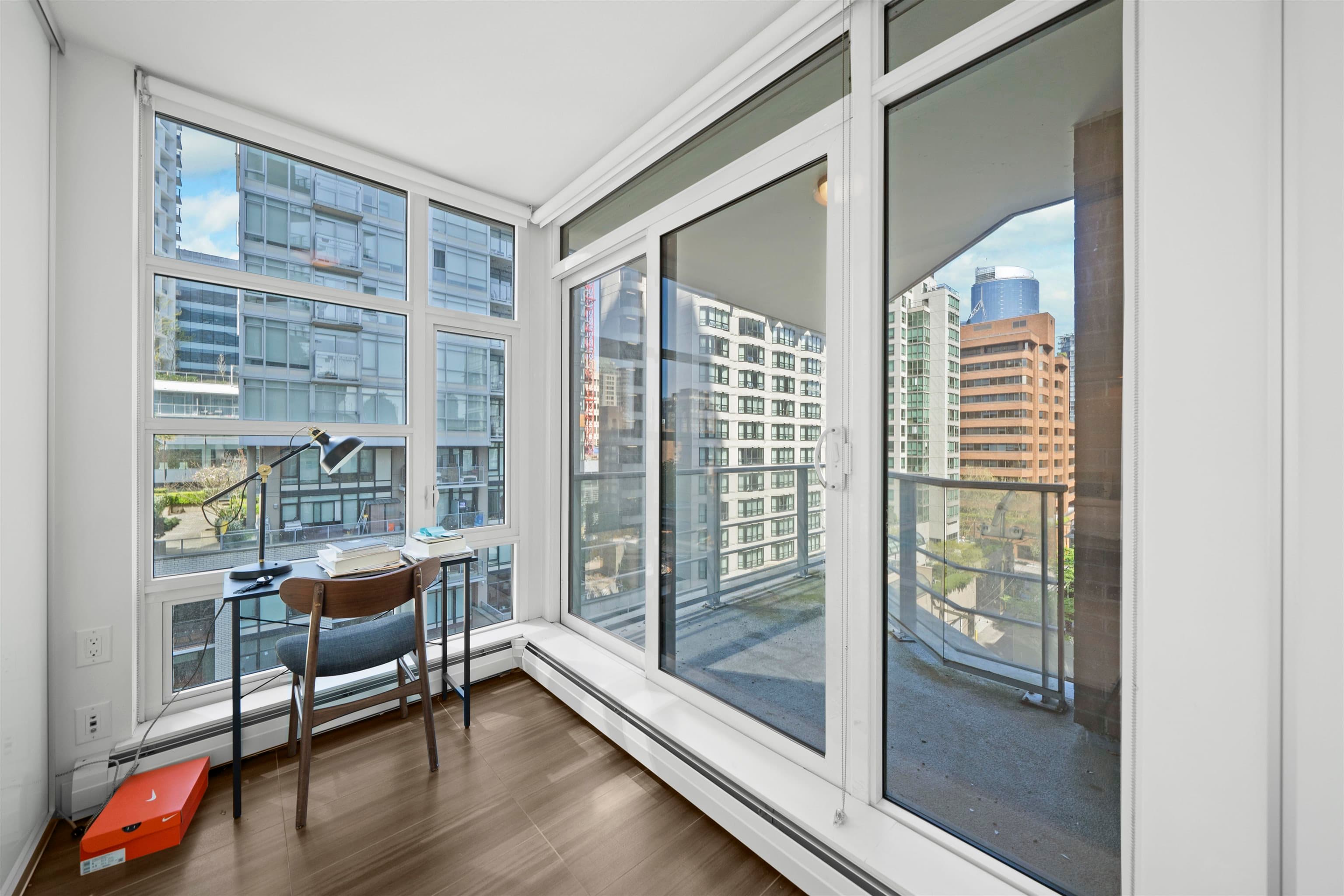 1002 - 1283 Howe Street, Vancouver, V6Z 0E3 — photo 5