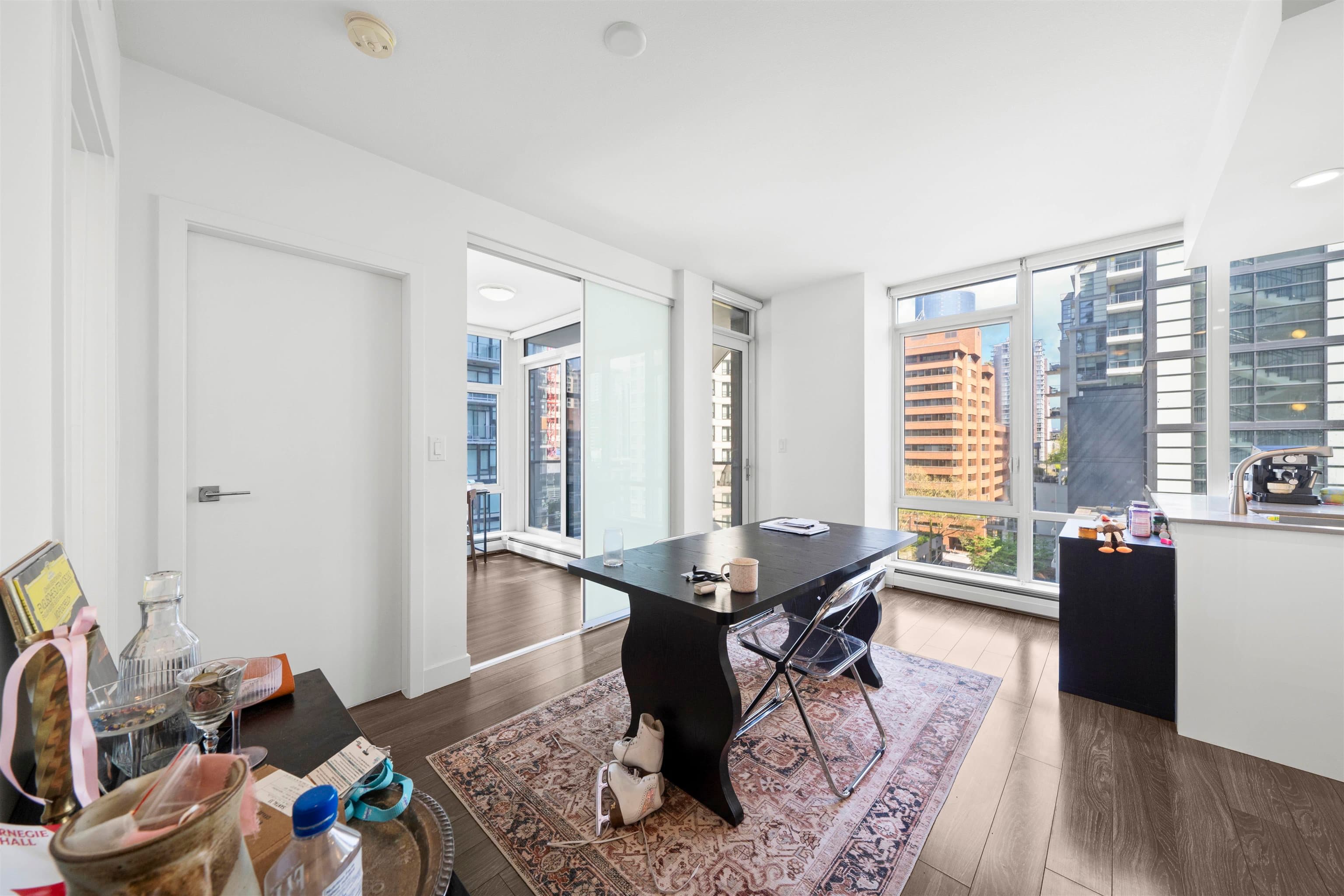 1002 - 1283 Howe Street, Vancouver, V6Z 0E3 — photo 4