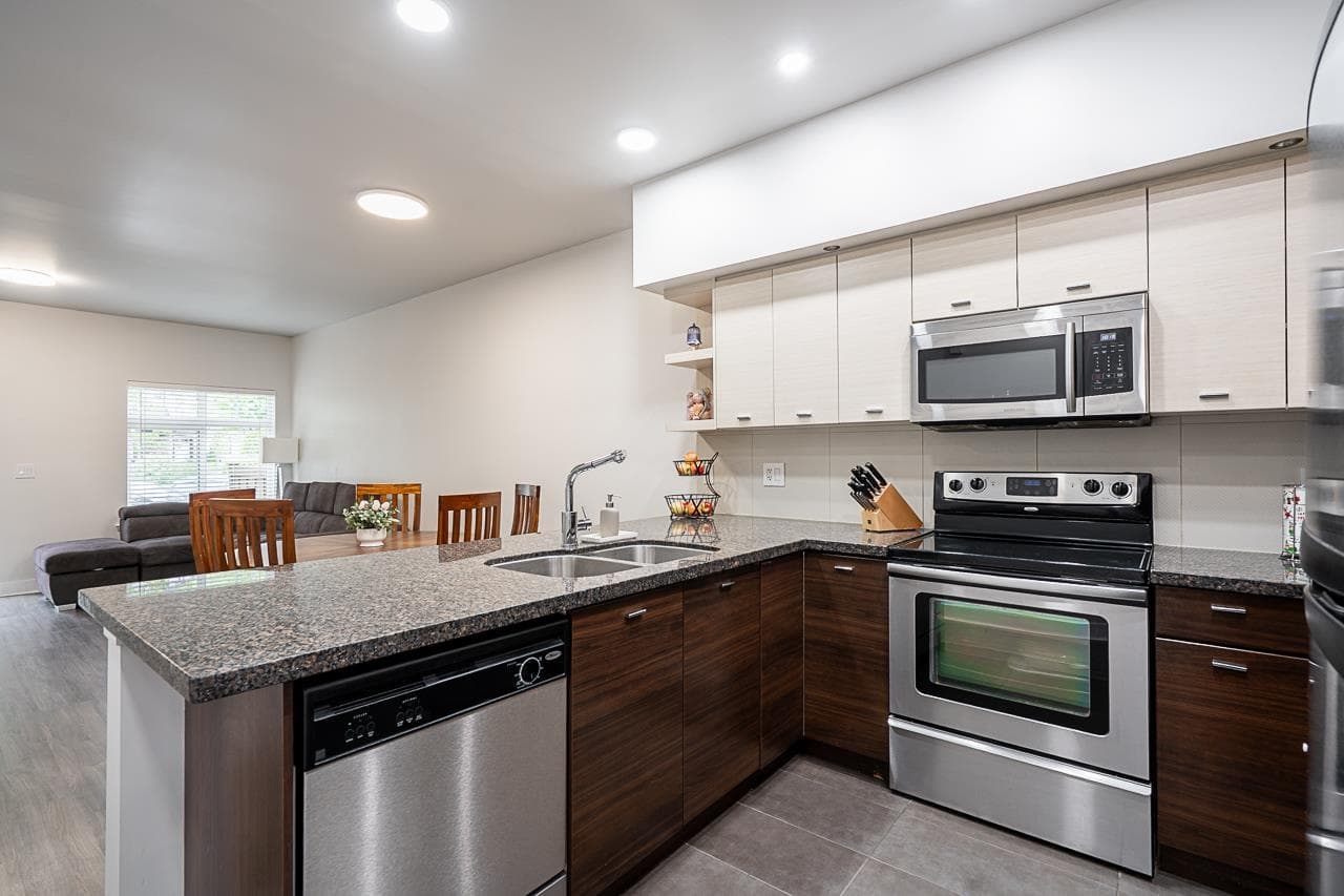 24 - 6299 144 Street, Surrey, V3X 1A2 — photo 4