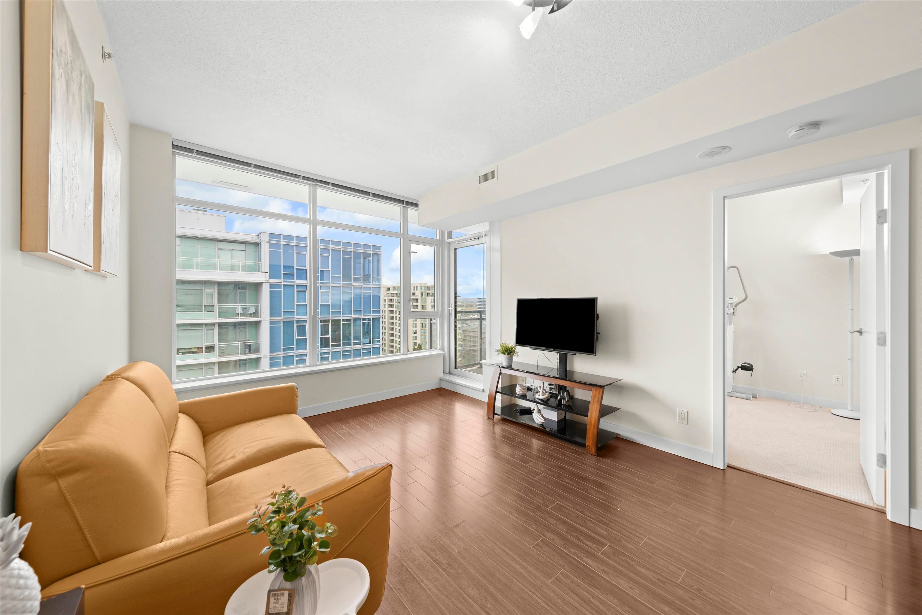 1702 - 7371 Westminster Highway, Richmond, V6X 0B4 — photo 2