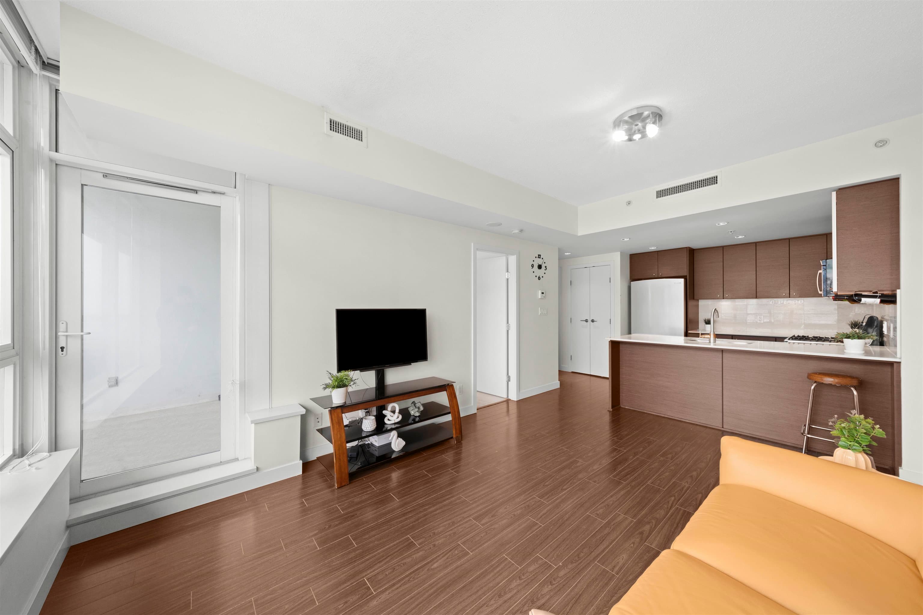 1702 - 7371 Westminster Highway, Richmond, V6X 0B4 — photo 3