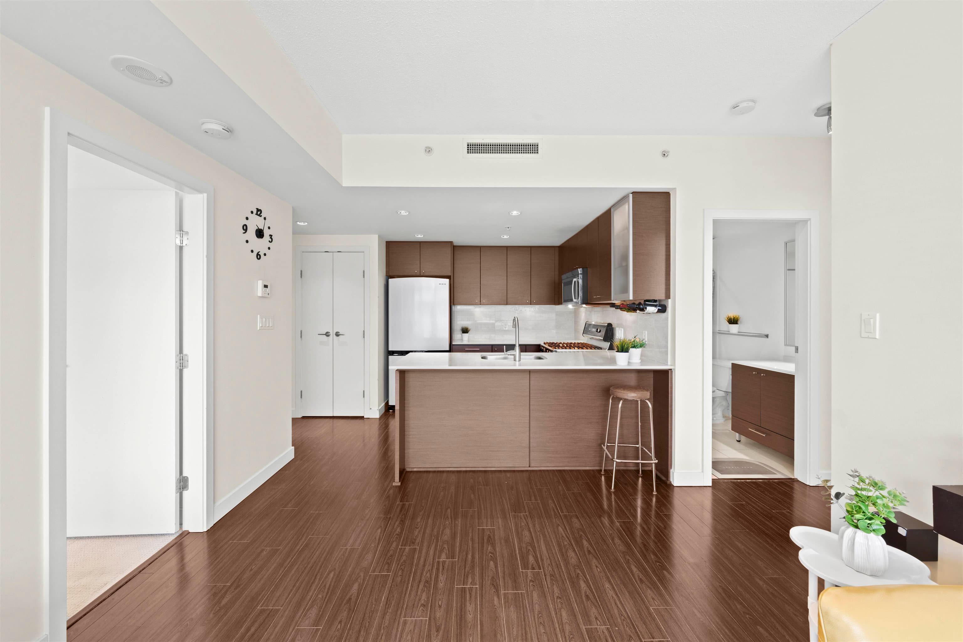 1702 - 7371 Westminster Highway, Richmond, V6X 0B4 — photo 5