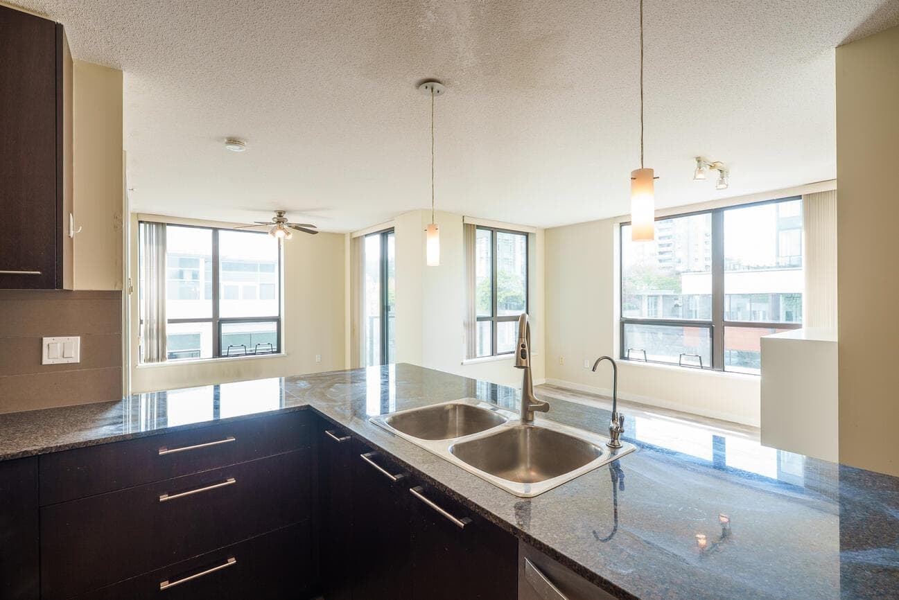 505 - 2979 Glen Drive, Coquitlam, V3B 0B2 — photo 4