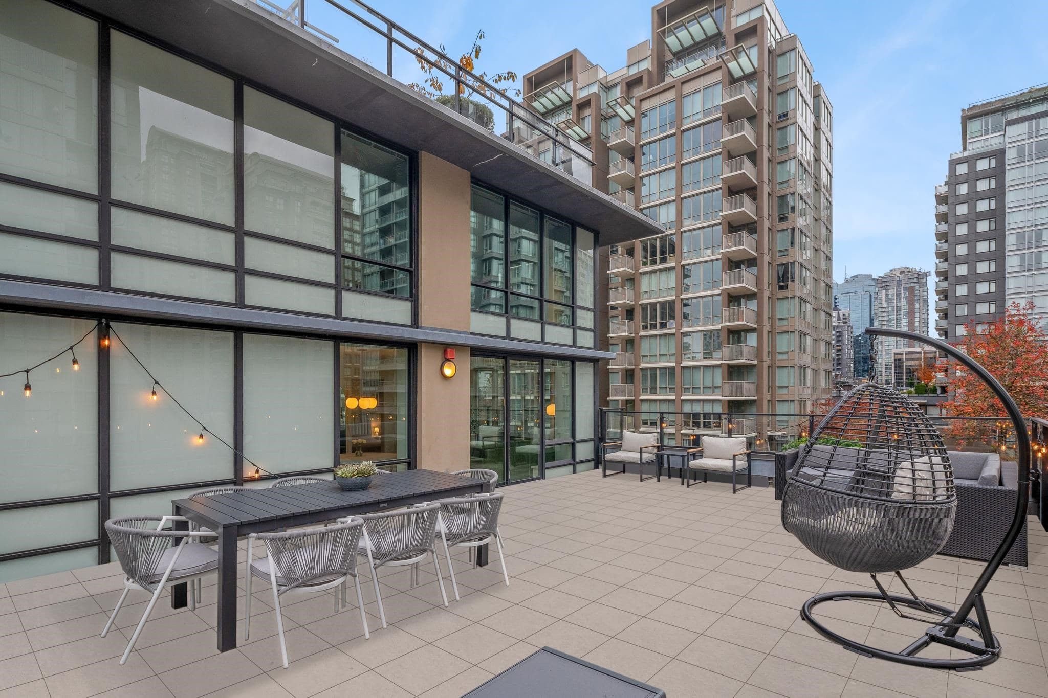 711 - 1088 Richards Street, Vancouver, V6B 0J8 — photo 2