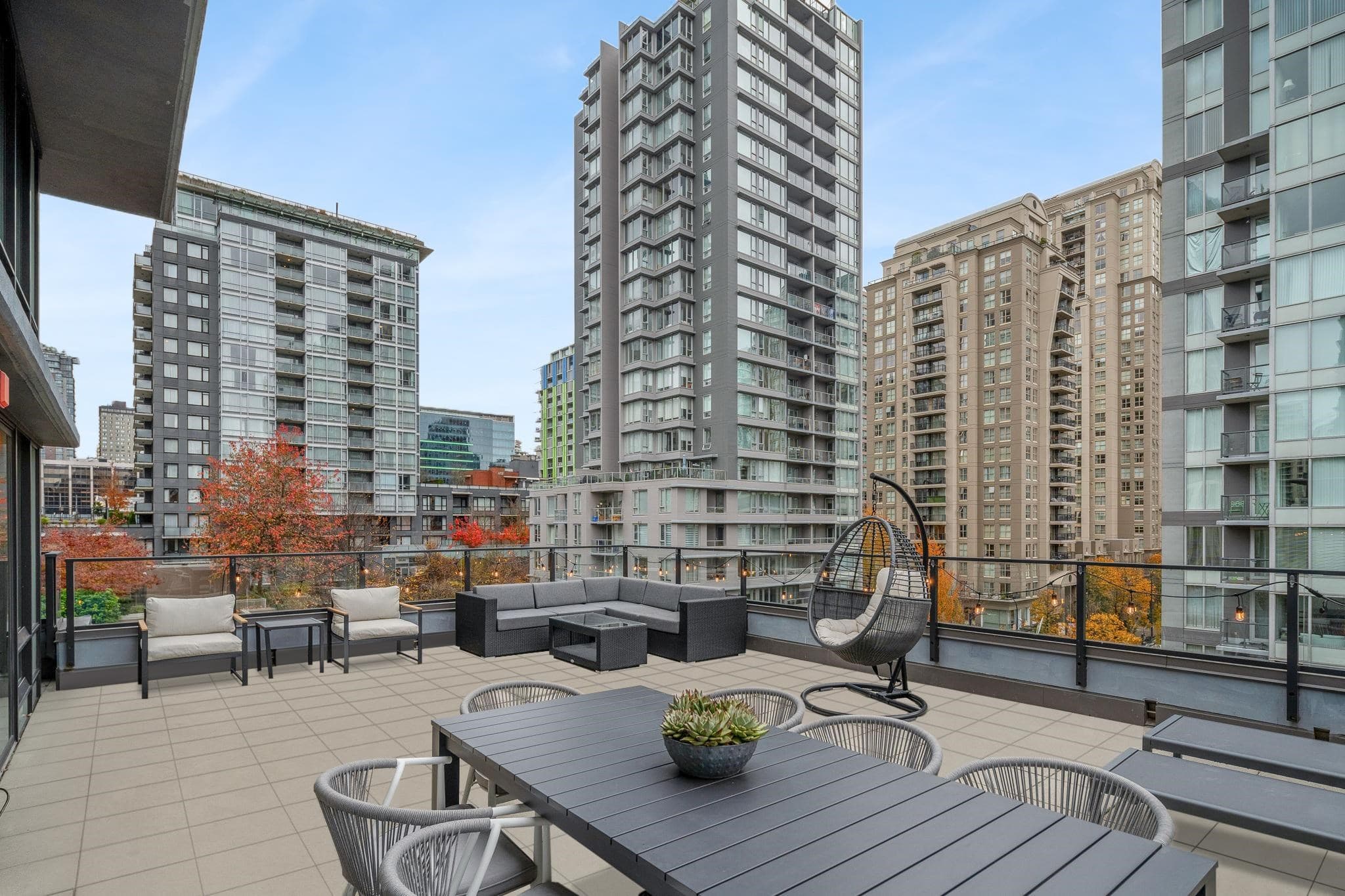 711 - 1088 Richards Street, Vancouver, V6B 0J8 — photo 3