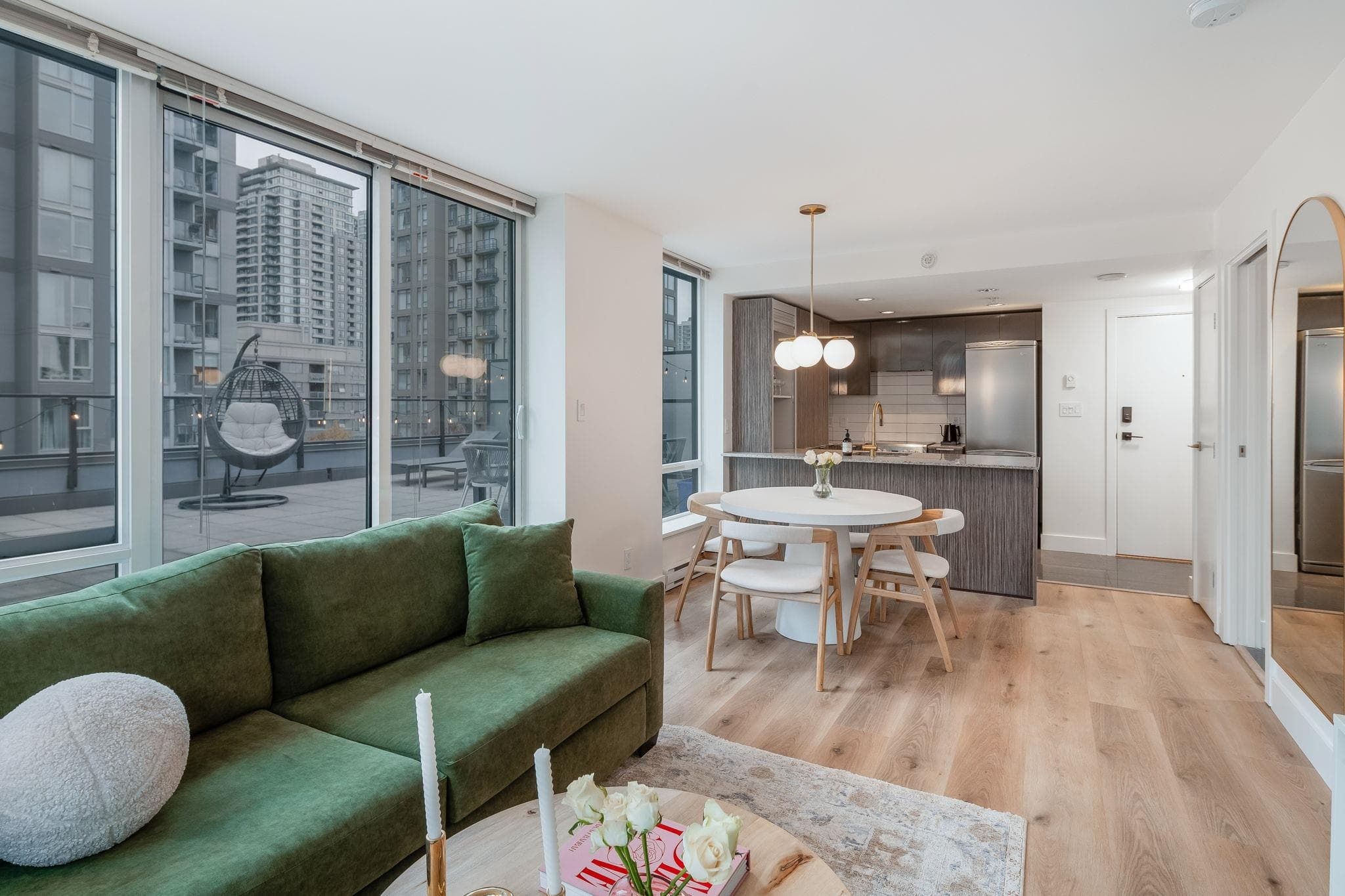711 - 1088 Richards Street, Vancouver, V6B 0J8 — photo 4