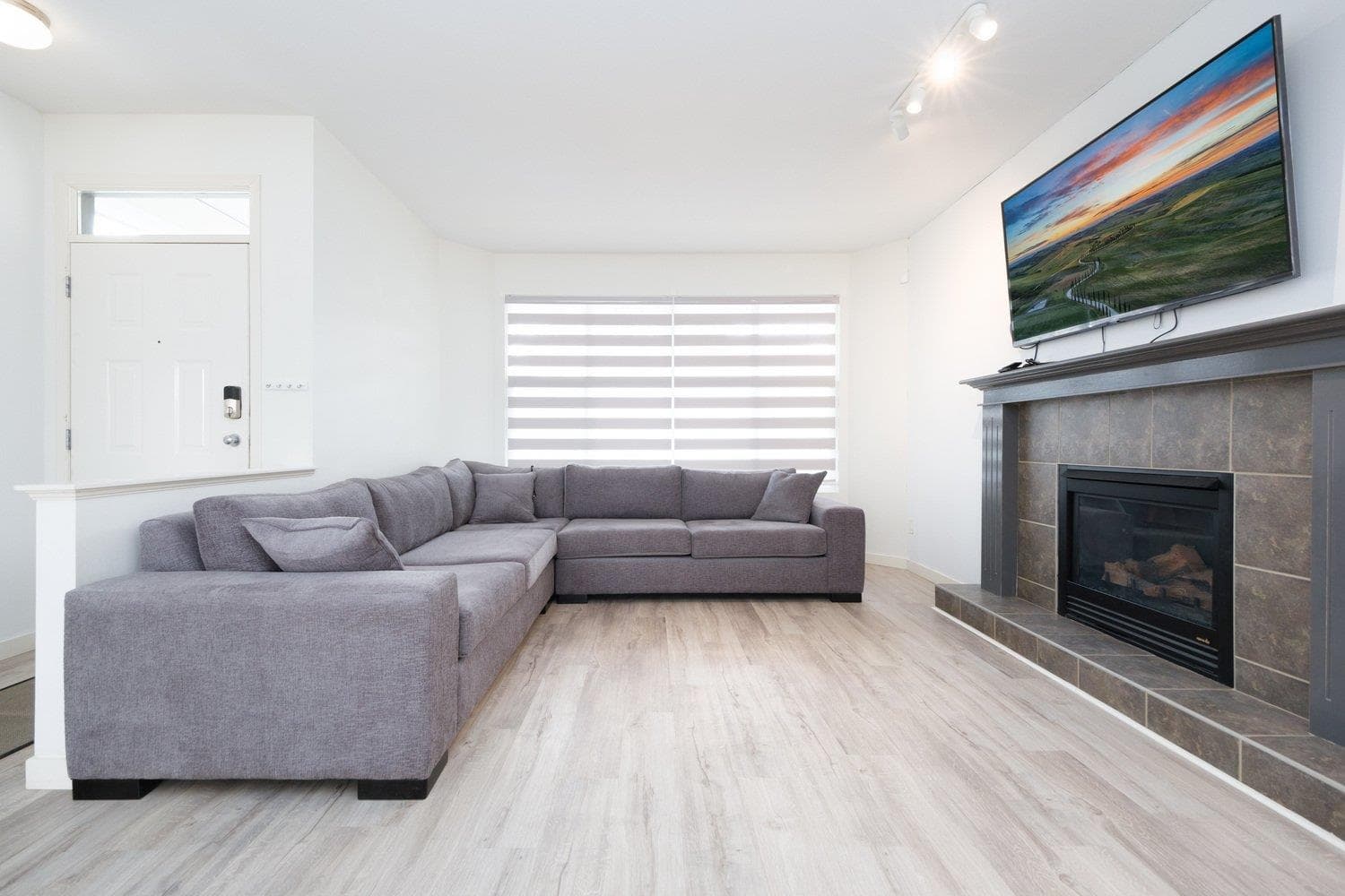 24342 102b Avenue, Maple Ridge, V2W 1Y2 — photo 2