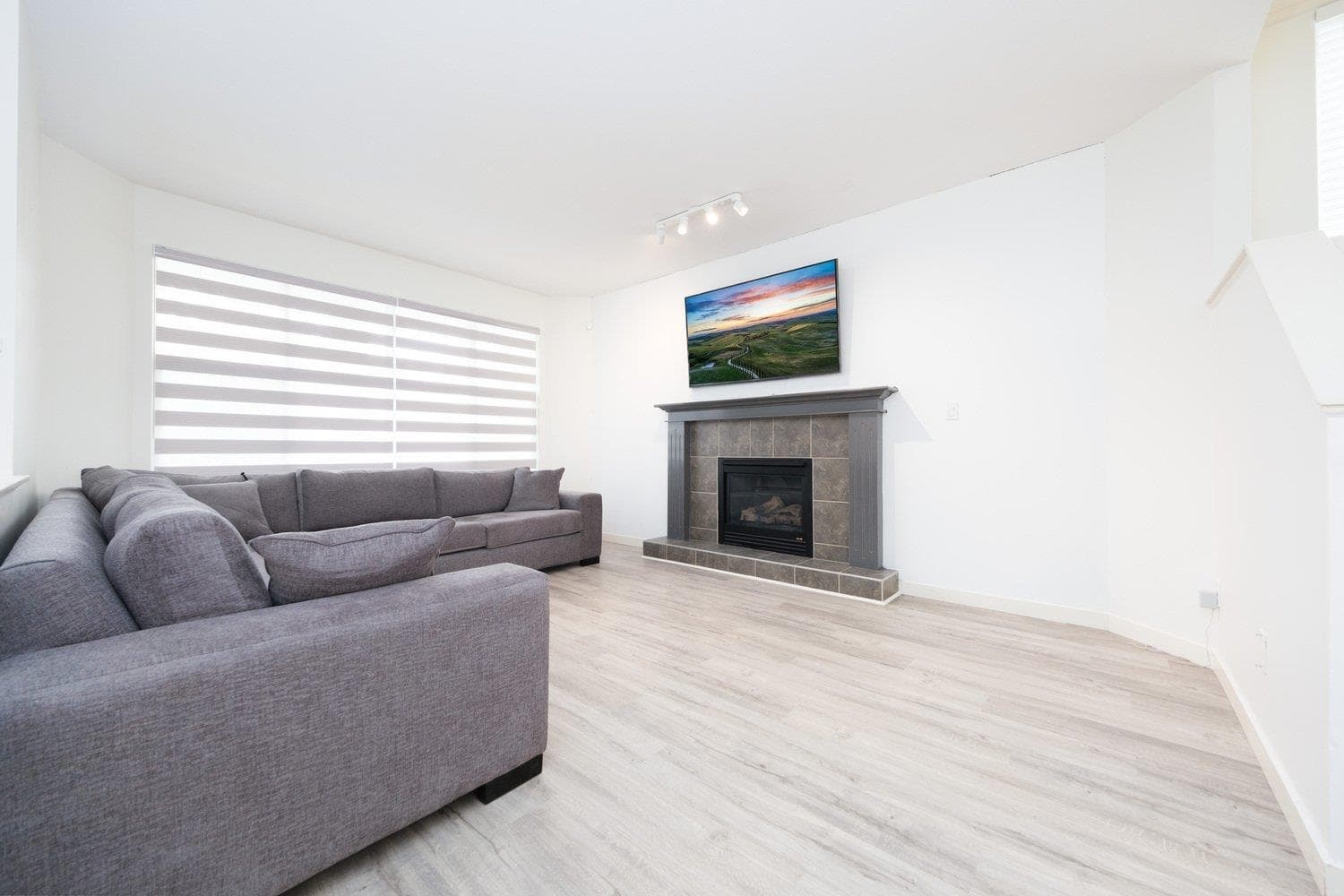 24342 102b Avenue, Maple Ridge, V2W 1Y2 — photo 3