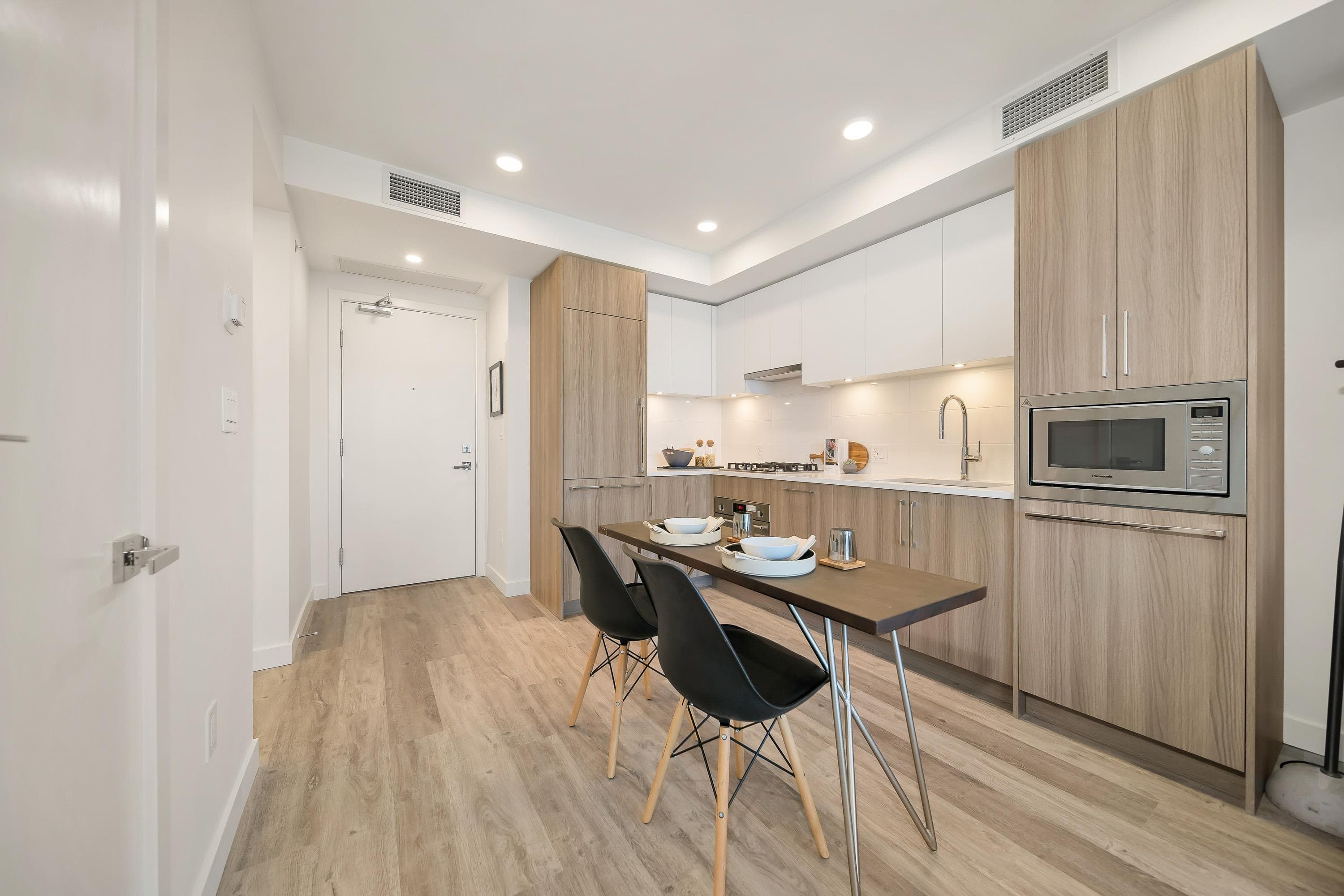 1808 - 9675 King George Boulevard, Surrey, V3T 2V3 — photo 3