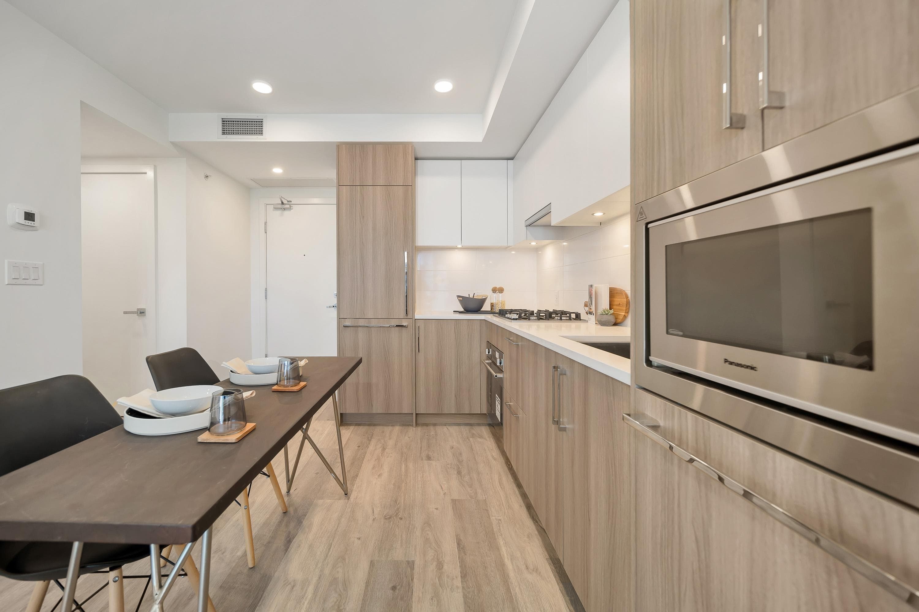 1808 - 9675 King George Boulevard, Surrey, V3T 2V3 — photo 5