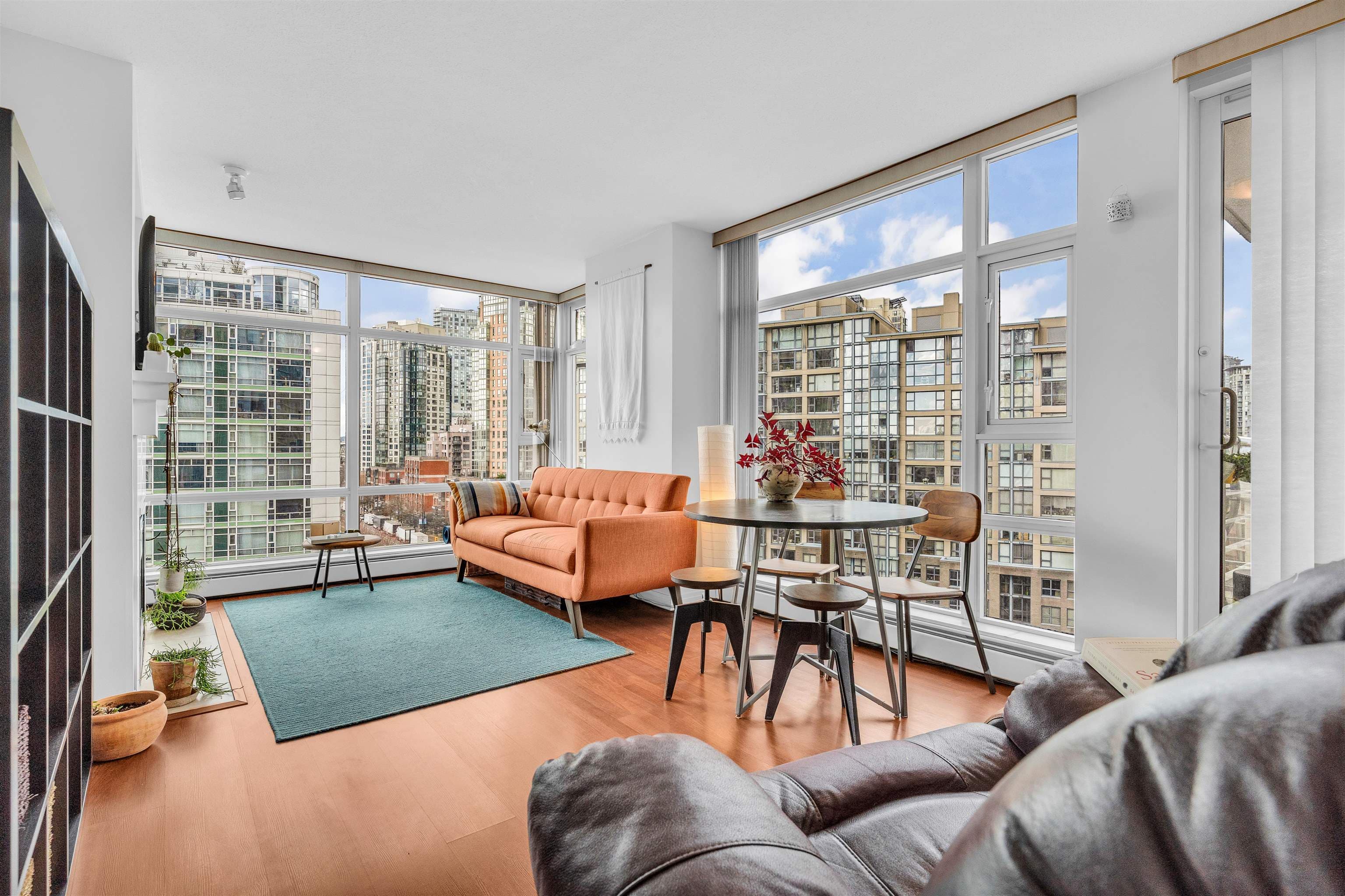 1101 - 198 Aquarius Mews, Vancouver, V6Z 2Y4 — photo 2