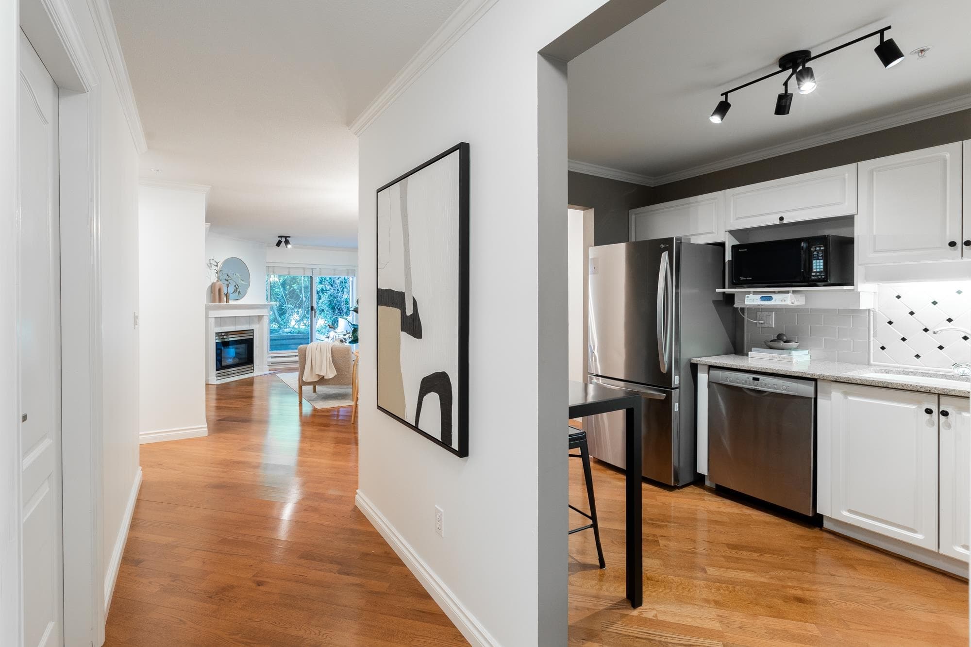 111 - 15272 20 Avenue, Surrey, V4A 2A3 — photo 3