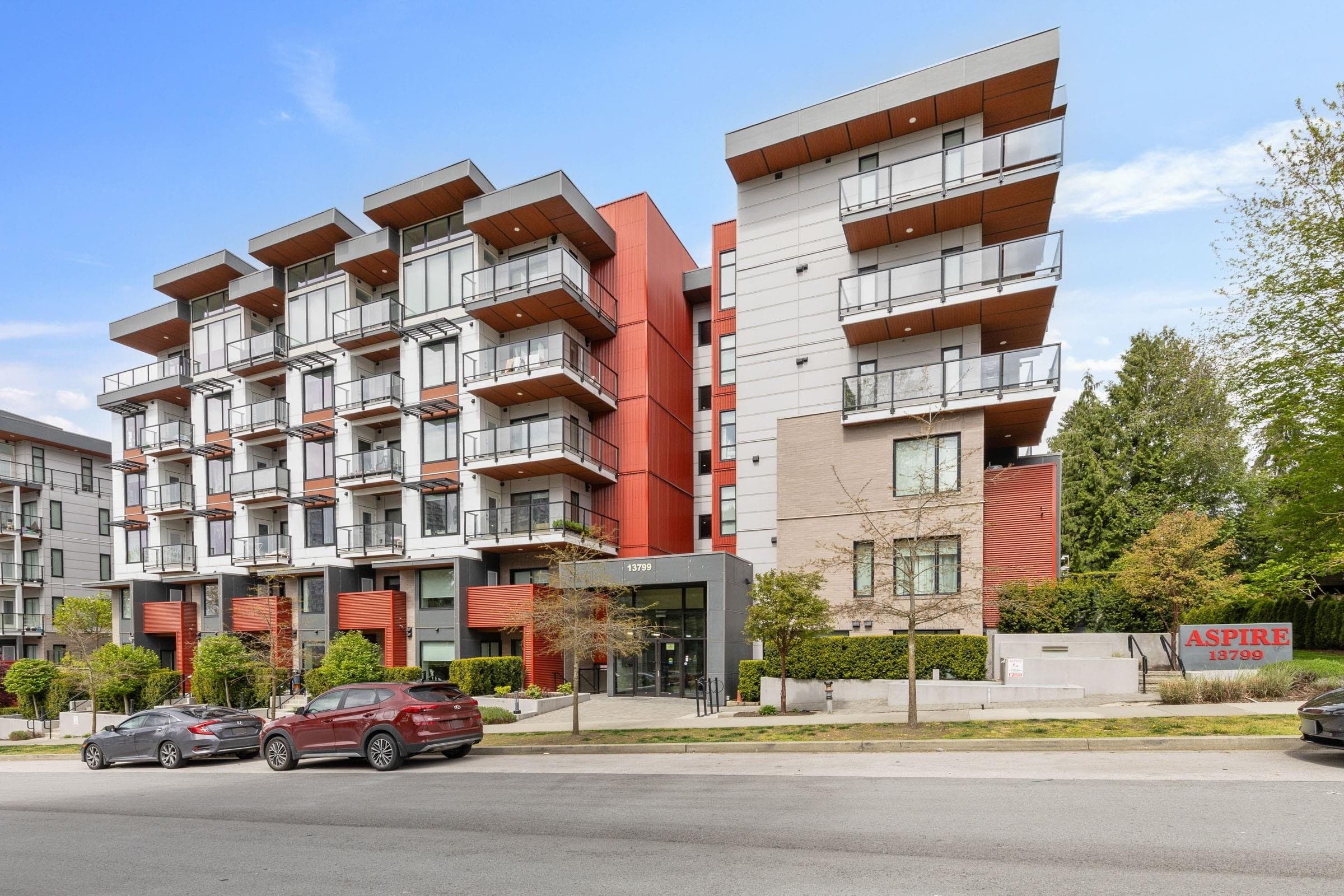 407 - 13799 101 Avenue, Surrey, V3T 0N9 — photo 1