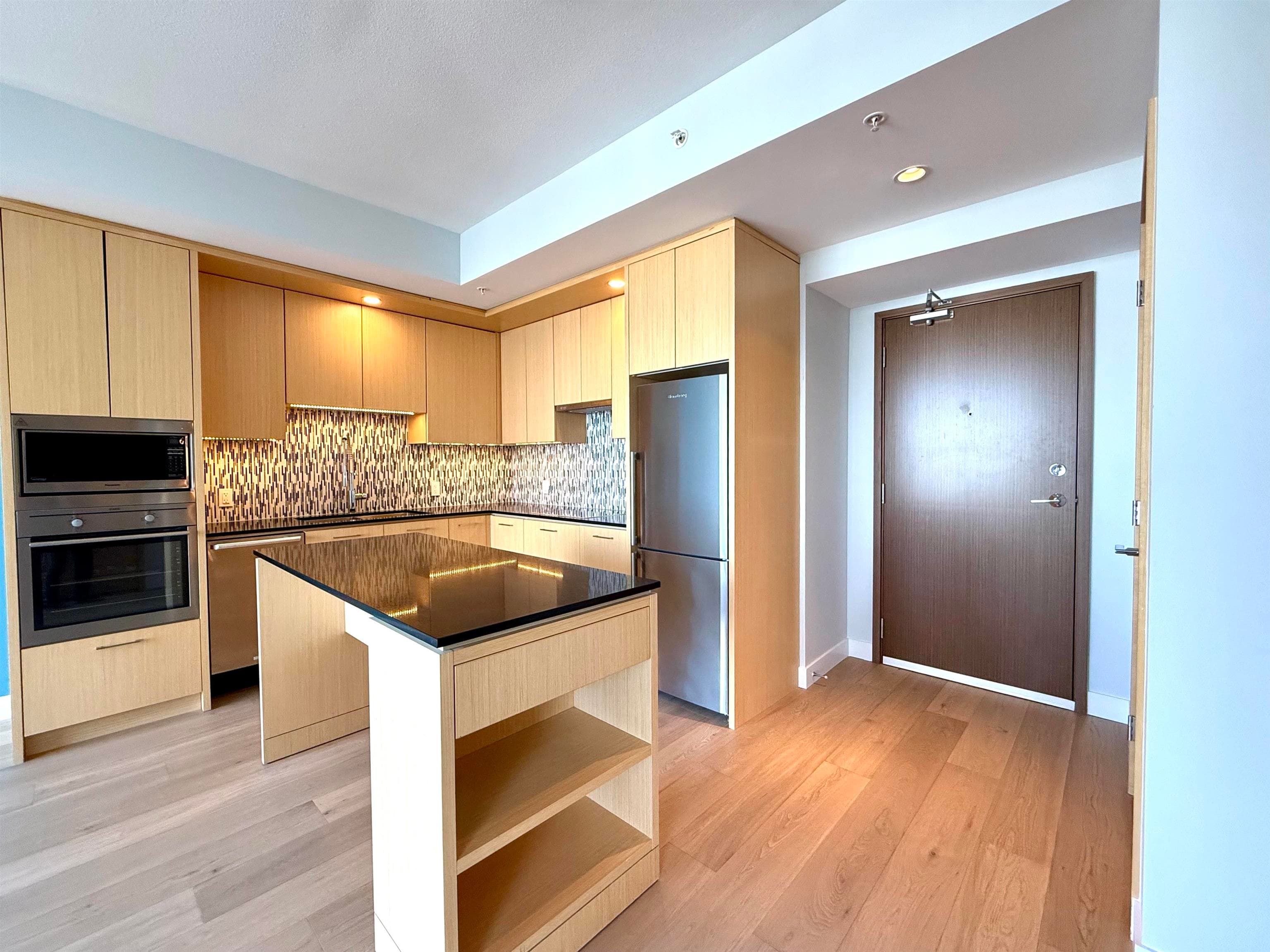 3307 - 13495 Central Avenue, Surrey, V3T 0K2 — photo 4