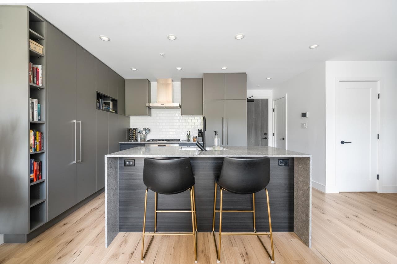 206 - 3131 Murray Street, Port Moody, V3H 0L9 — photo 4