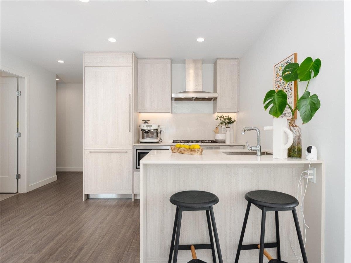 2404 - 2351 Beta Avenue, Burnaby, V5C 0M2 — photo 5