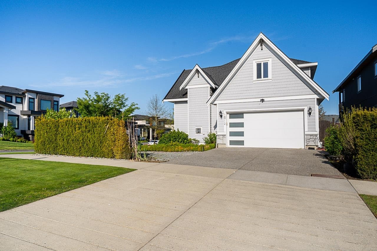 18712 55 Avenue, Surrey, V3S 4N7 — photo 3
