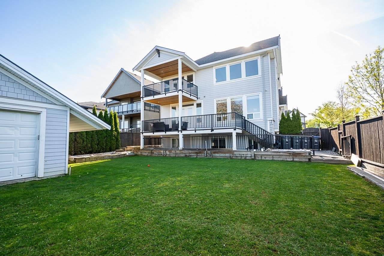 18712 55 Avenue, Surrey, V3S 4N7 — photo 5