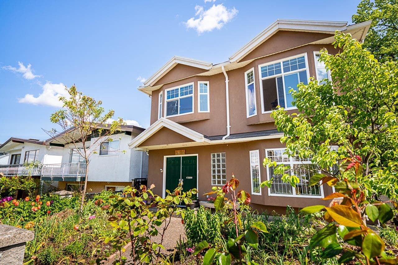 4694 Mchardy Street, Vancouver, V5R 4C3 — photo 1