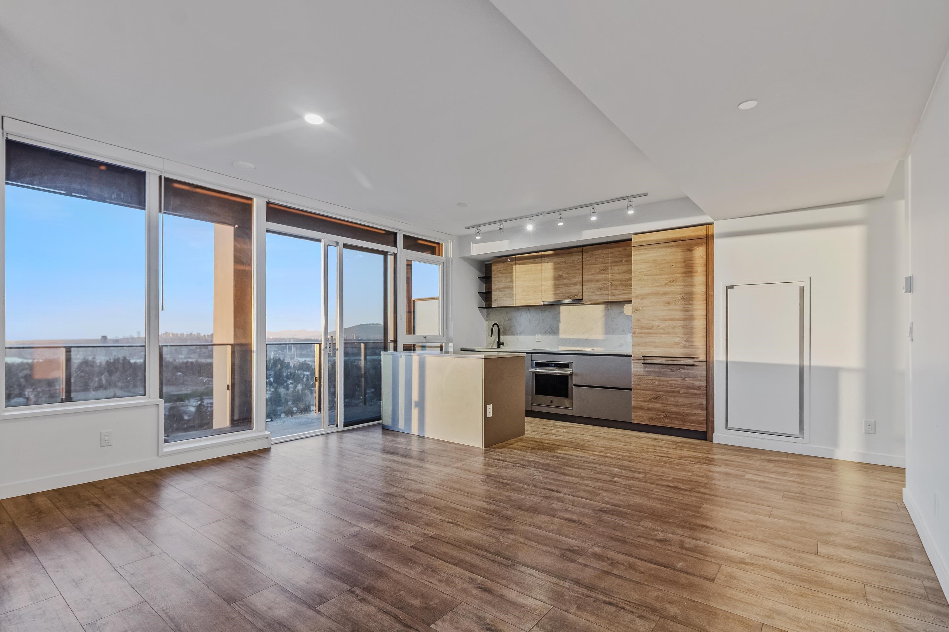 3310 - 10448 University Drive, Surrey, V3T 0S7 — photo 4