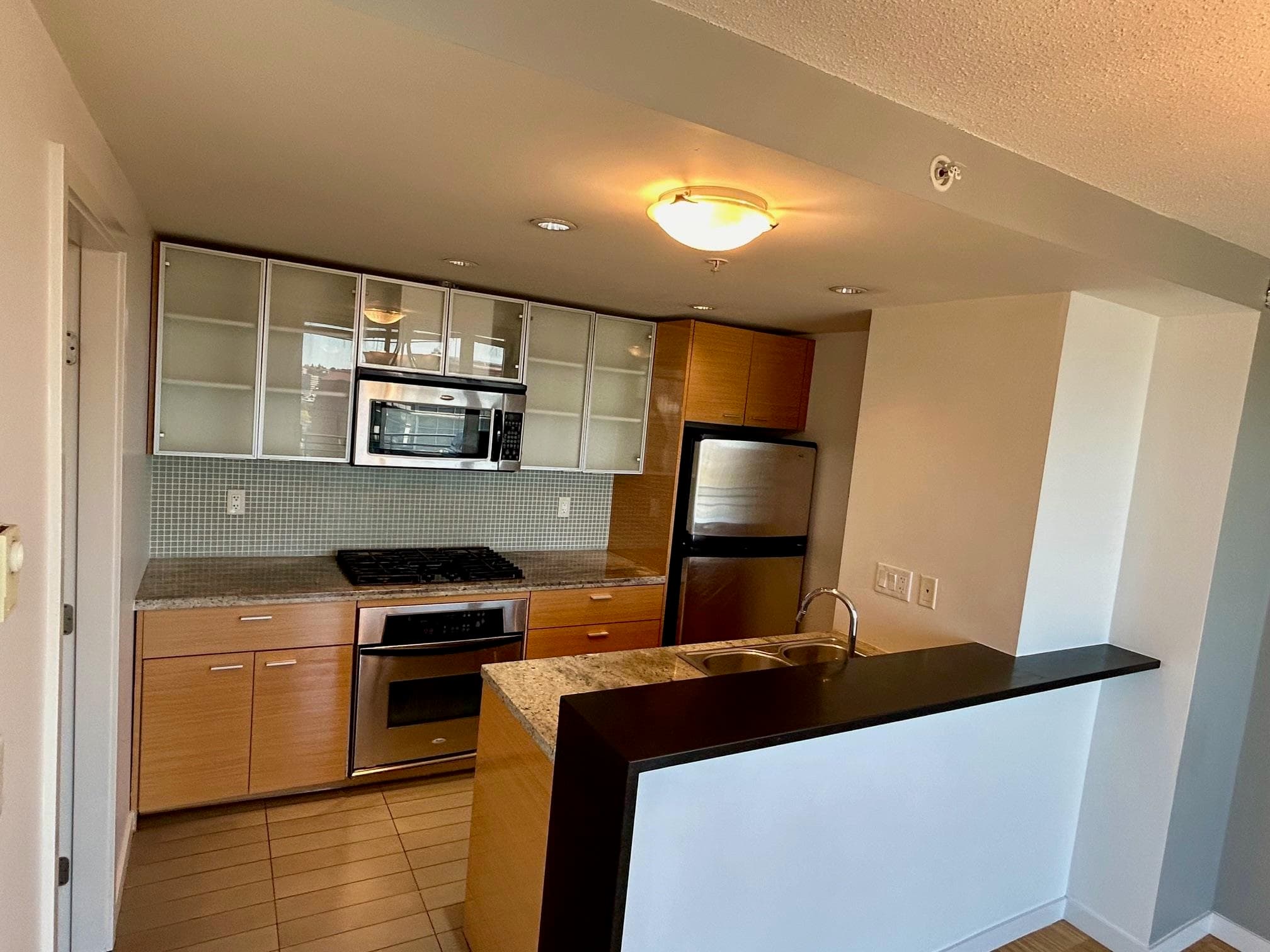3005 - 33 Smithe Street, Vancouver, V6B 0B5 — photo 2