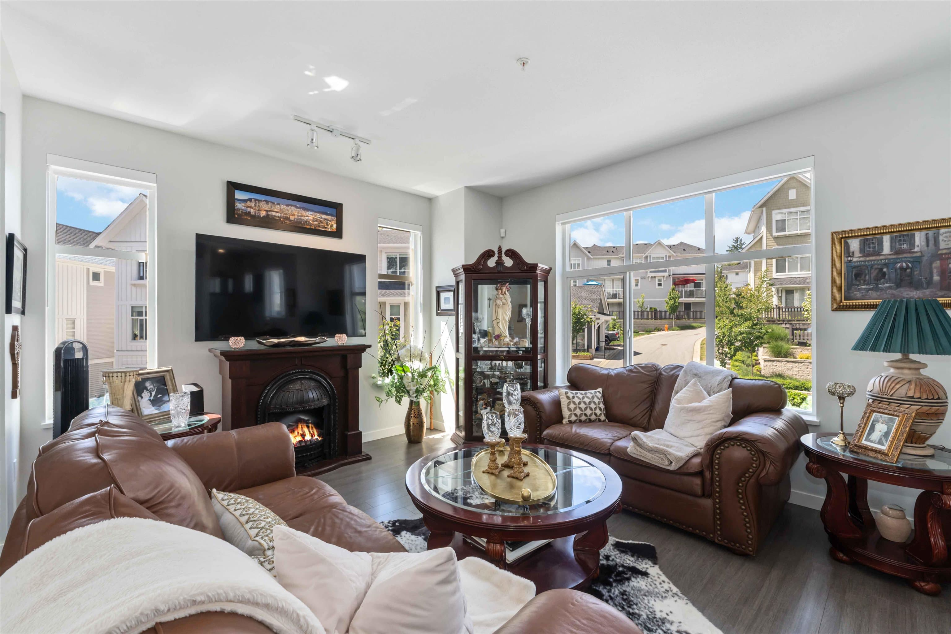 1040 - 11280 Pazarena Place, Maple Ridge, V2X 4K9 — photo 4