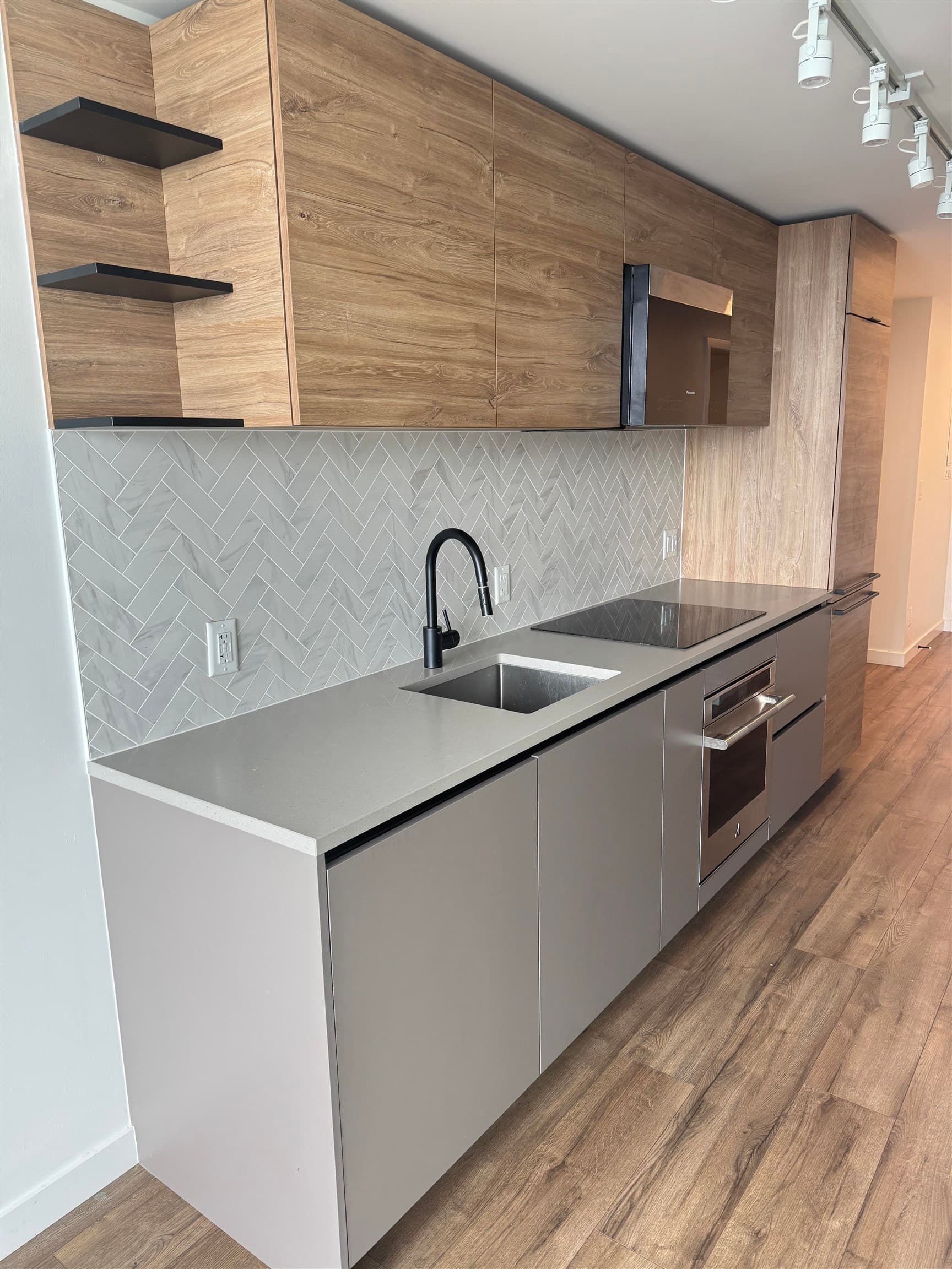 2109 - 13428 105 Avenue, Surrey, V3T 0S6 — photo 3